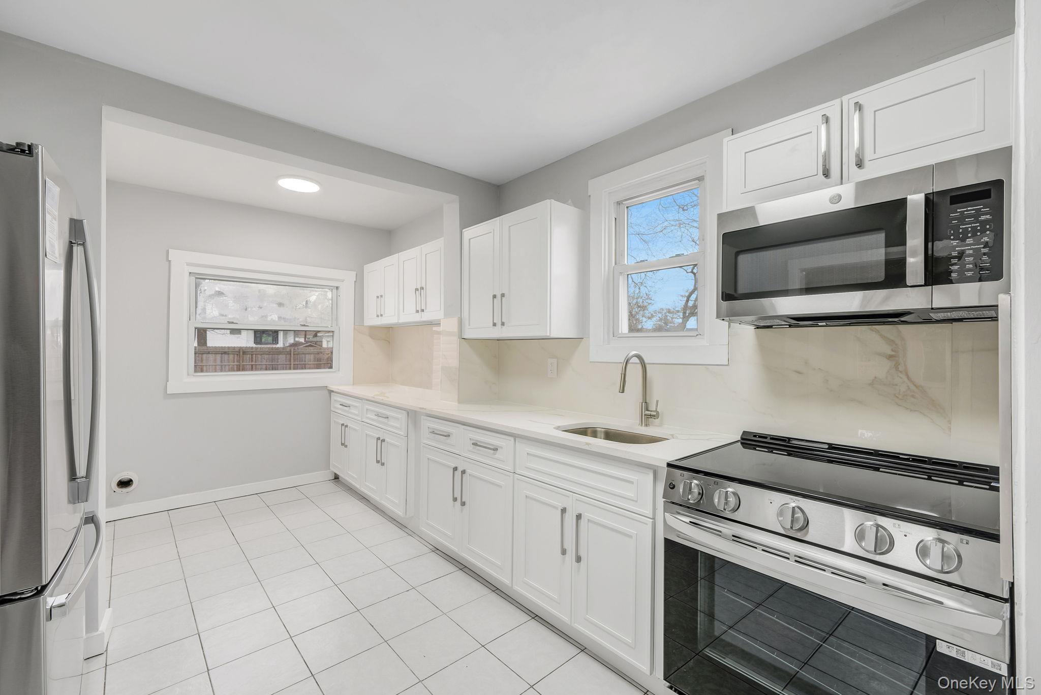 33 Willow Avenue, Freeport, NY 11520