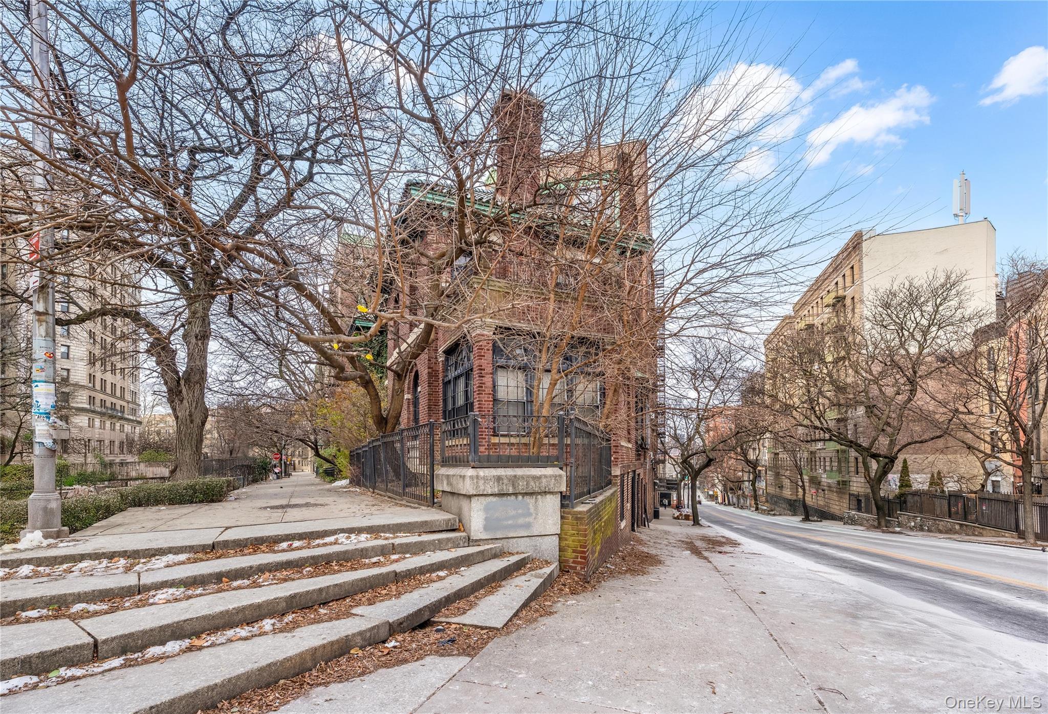 811 Riverside Drive, New York (Manhattan), NY 10032