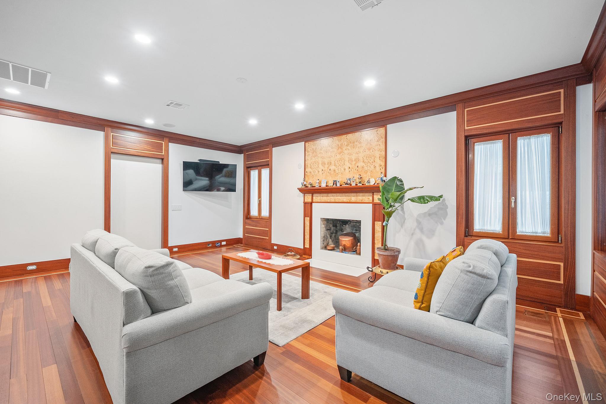 181 Walnut Street, Lynbrook, NY 11563