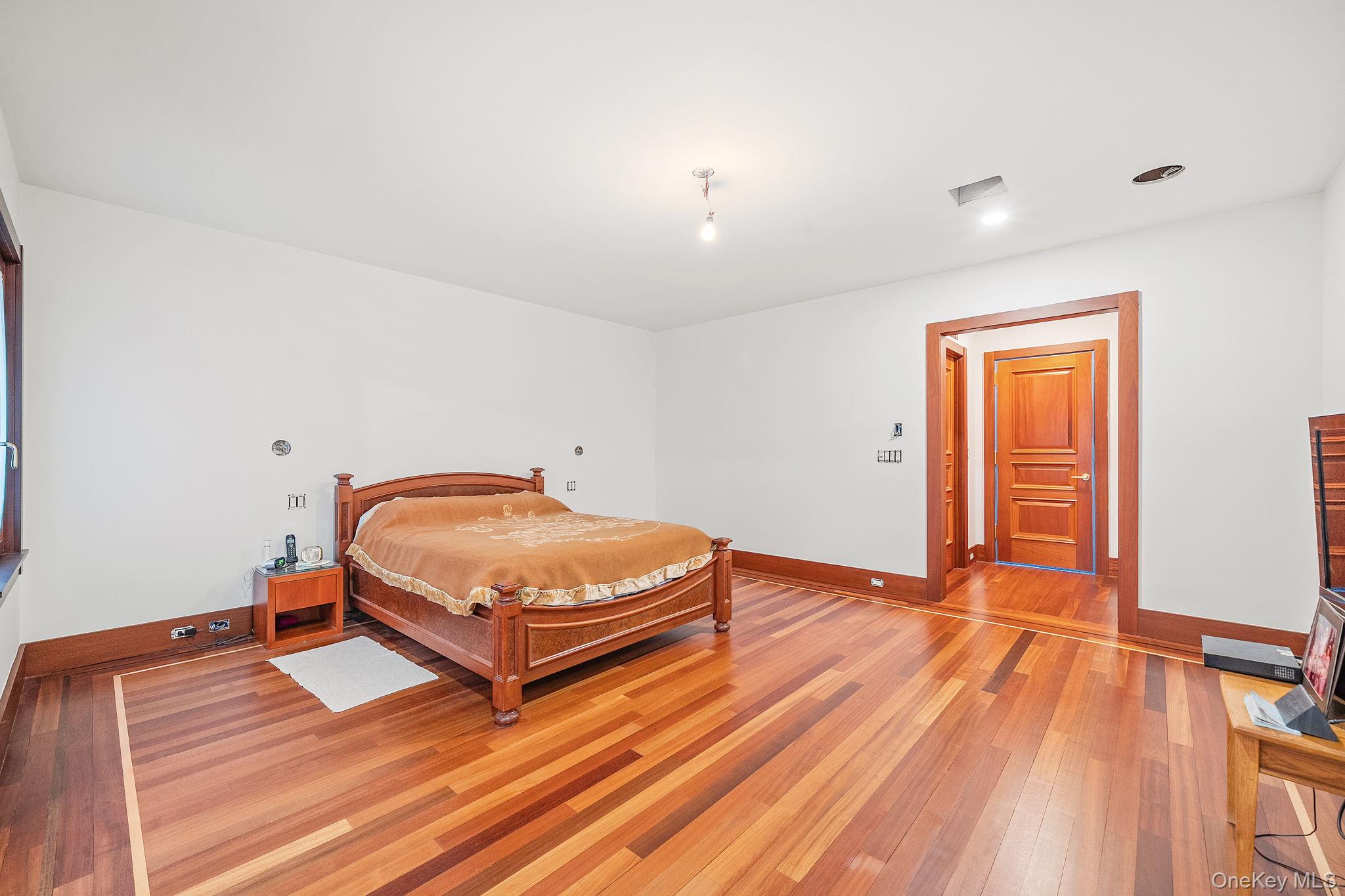 181 Walnut Street, Lynbrook, NY 11563