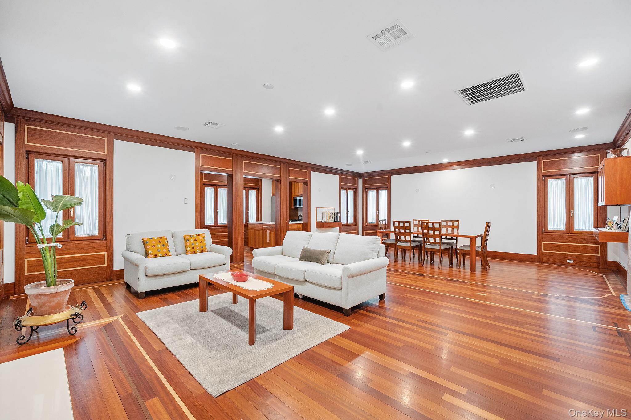 181 Walnut Street, Lynbrook, NY 11563