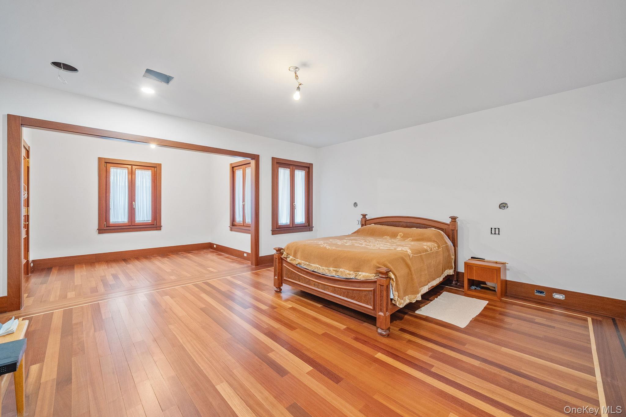 181 Walnut Street, Lynbrook, NY 11563