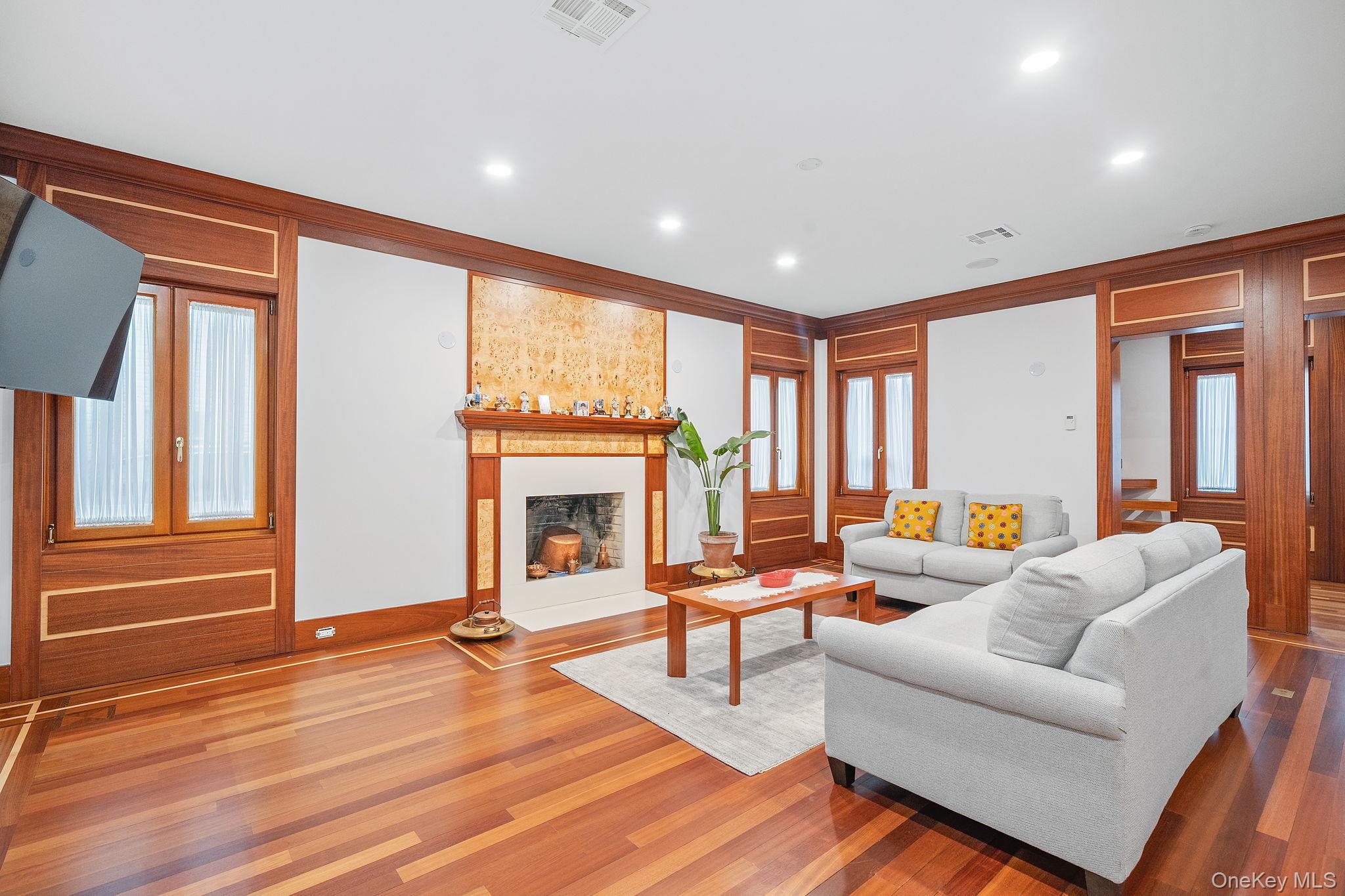 181 Walnut Street, Lynbrook, NY 11563