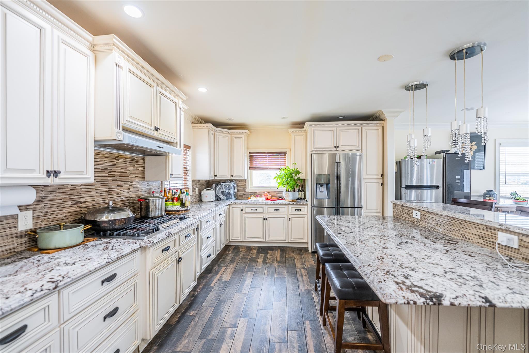 88 Elmwood Street, Plainview, NY 11803