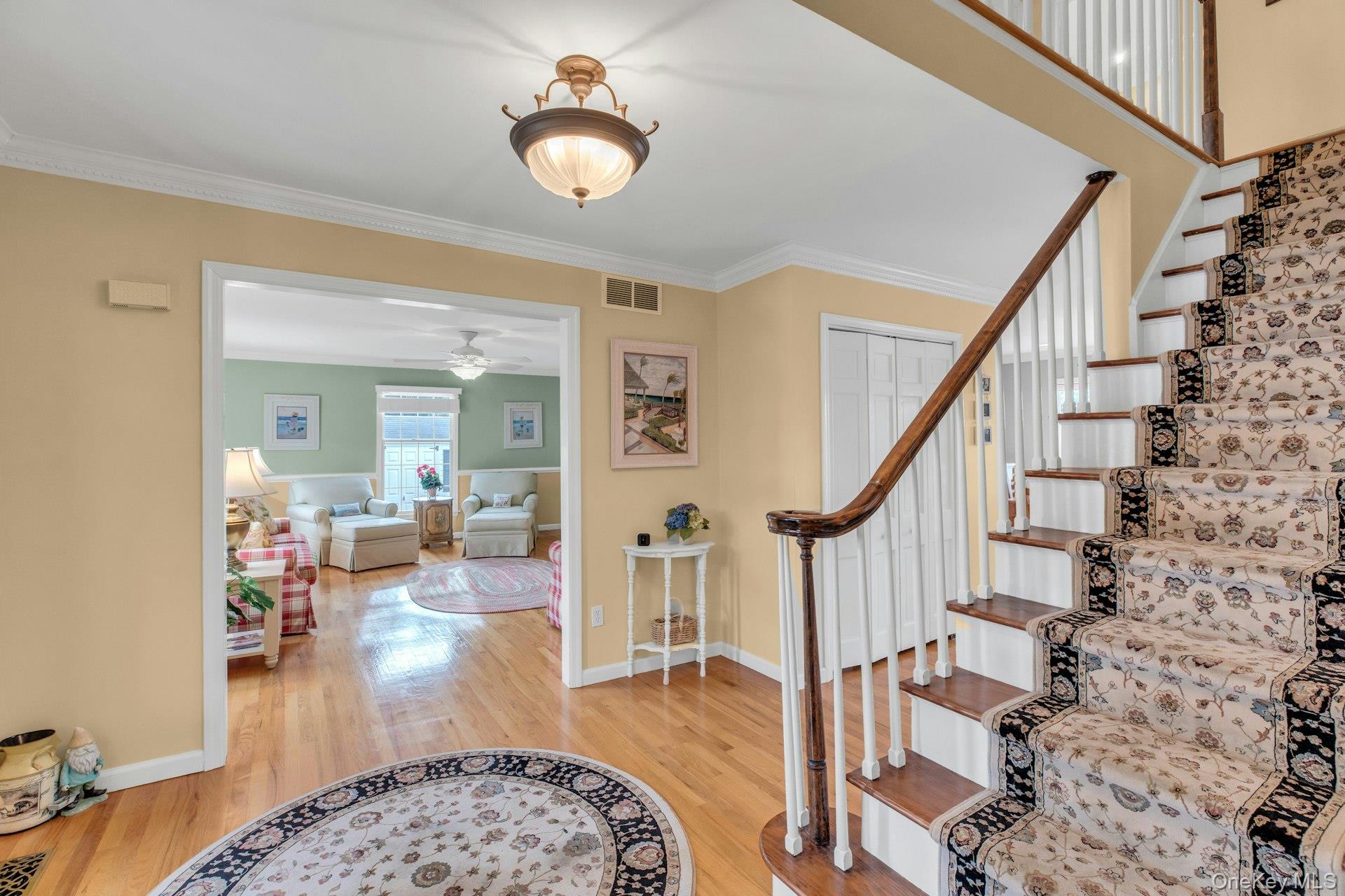 26 Oak Lane, Hampton Bays, NY 11946