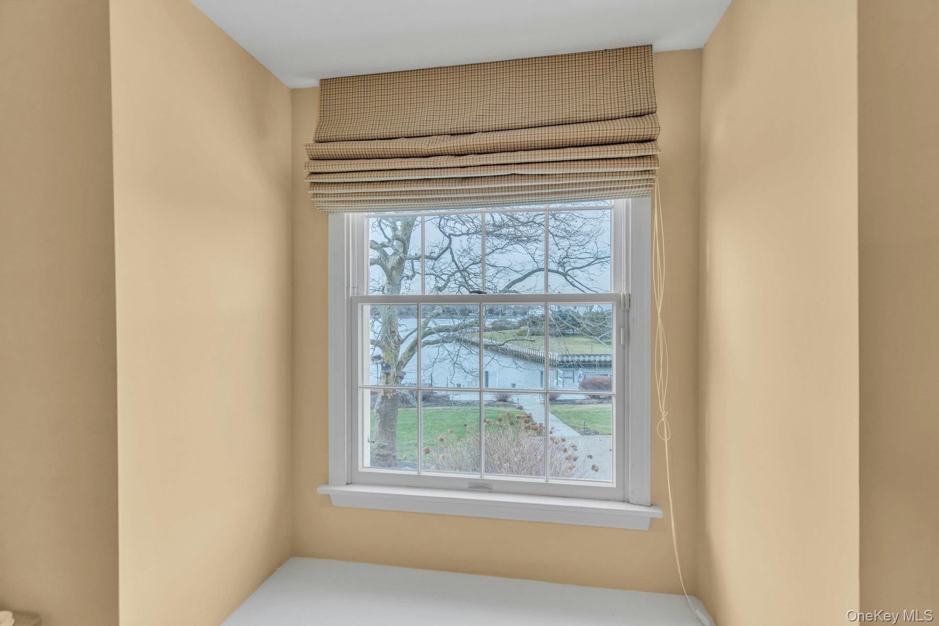 26 Oak Lane, Hampton Bays, NY 11946