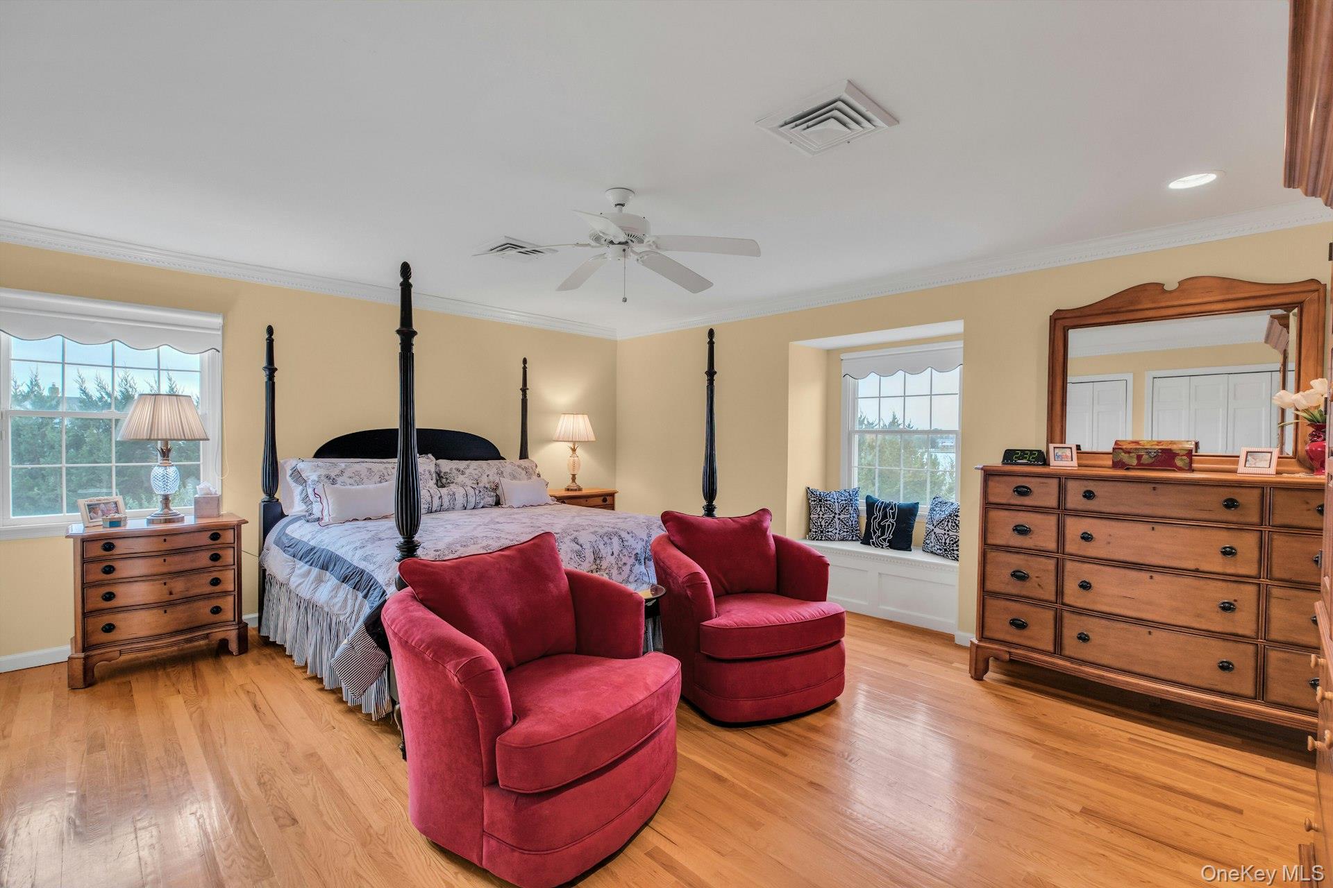 26 Oak Lane, Hampton Bays, NY 11946