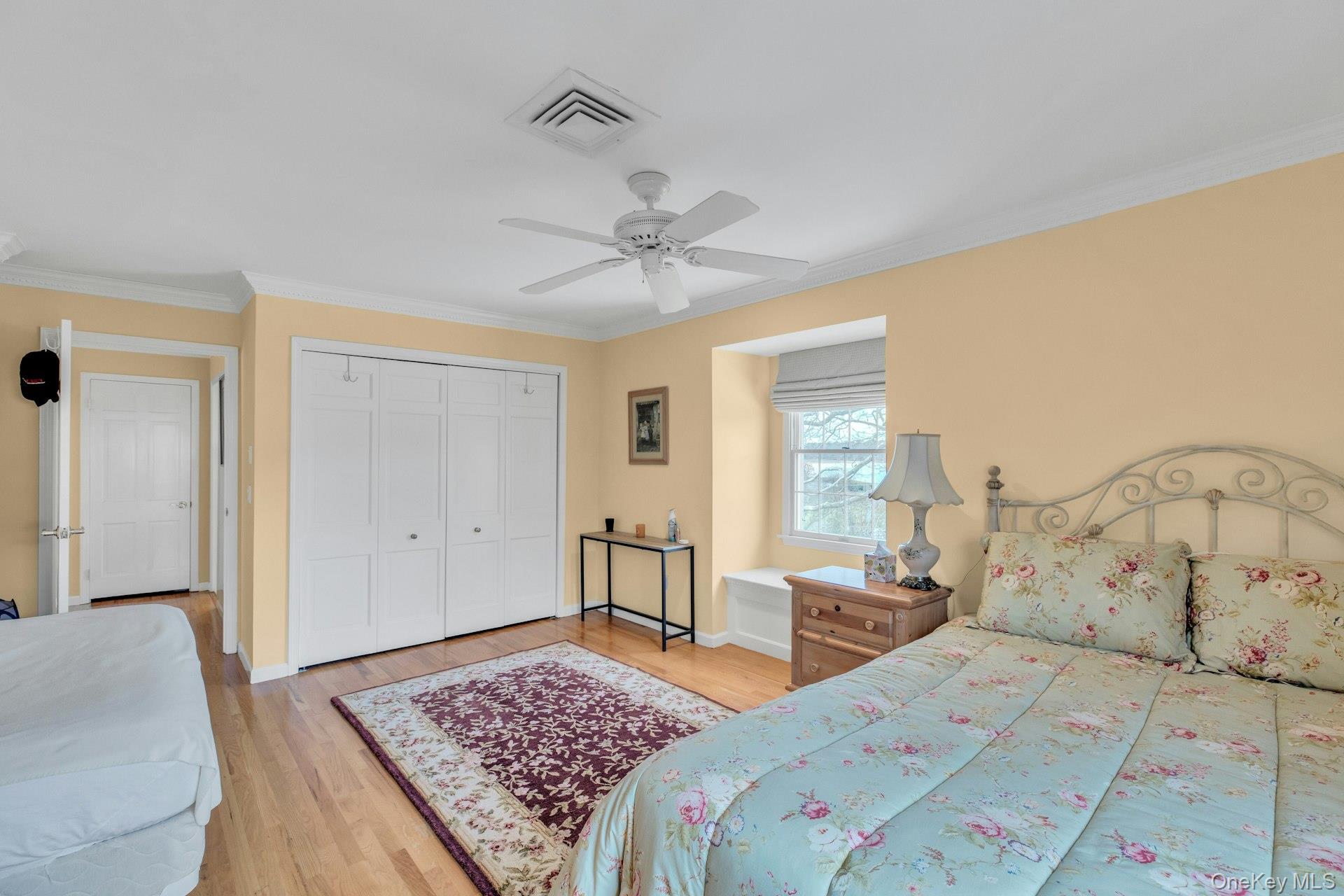 26 Oak Lane, Hampton Bays, NY 11946