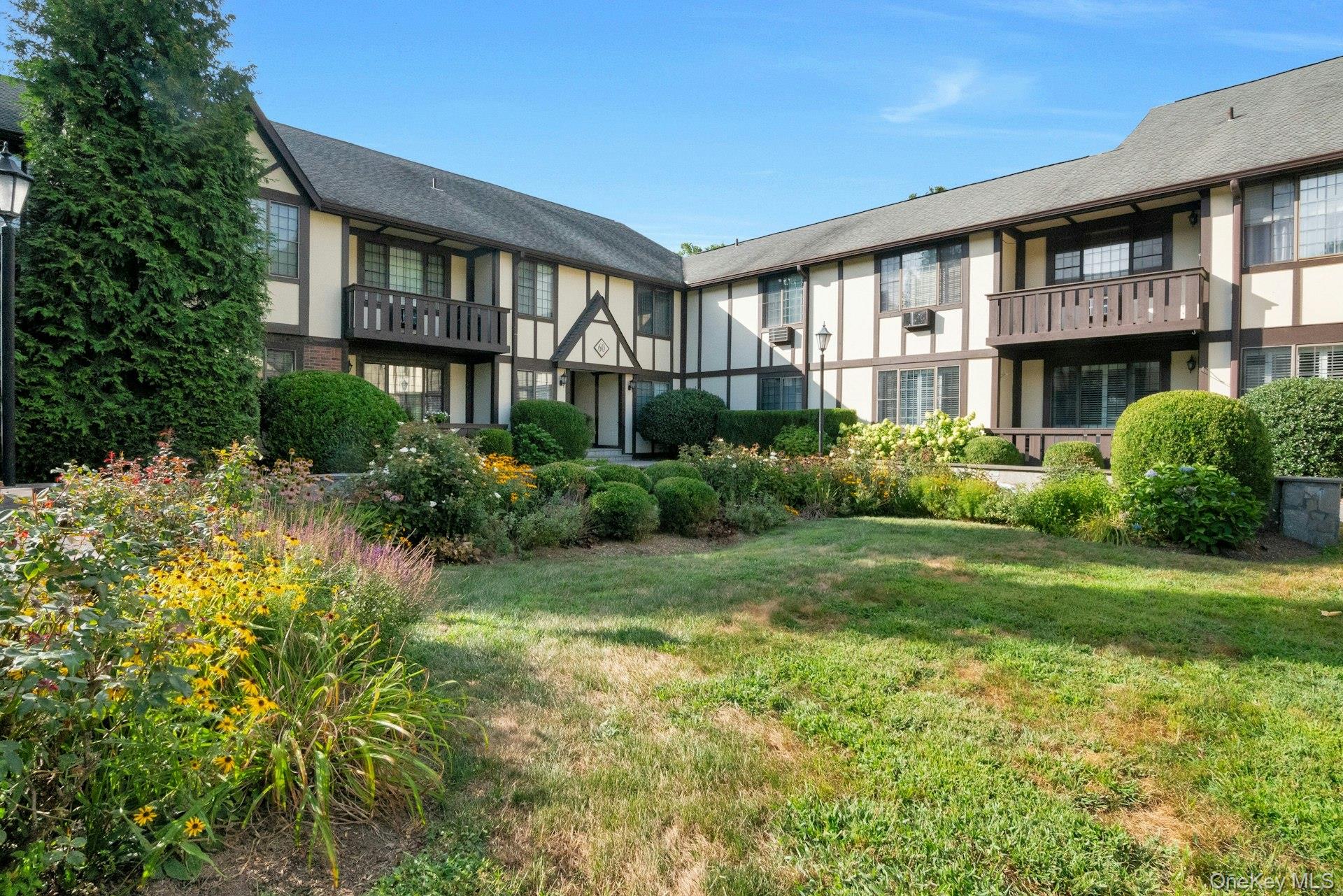 60 Foxwood Drive # 2, Pleasantville, NY 10570