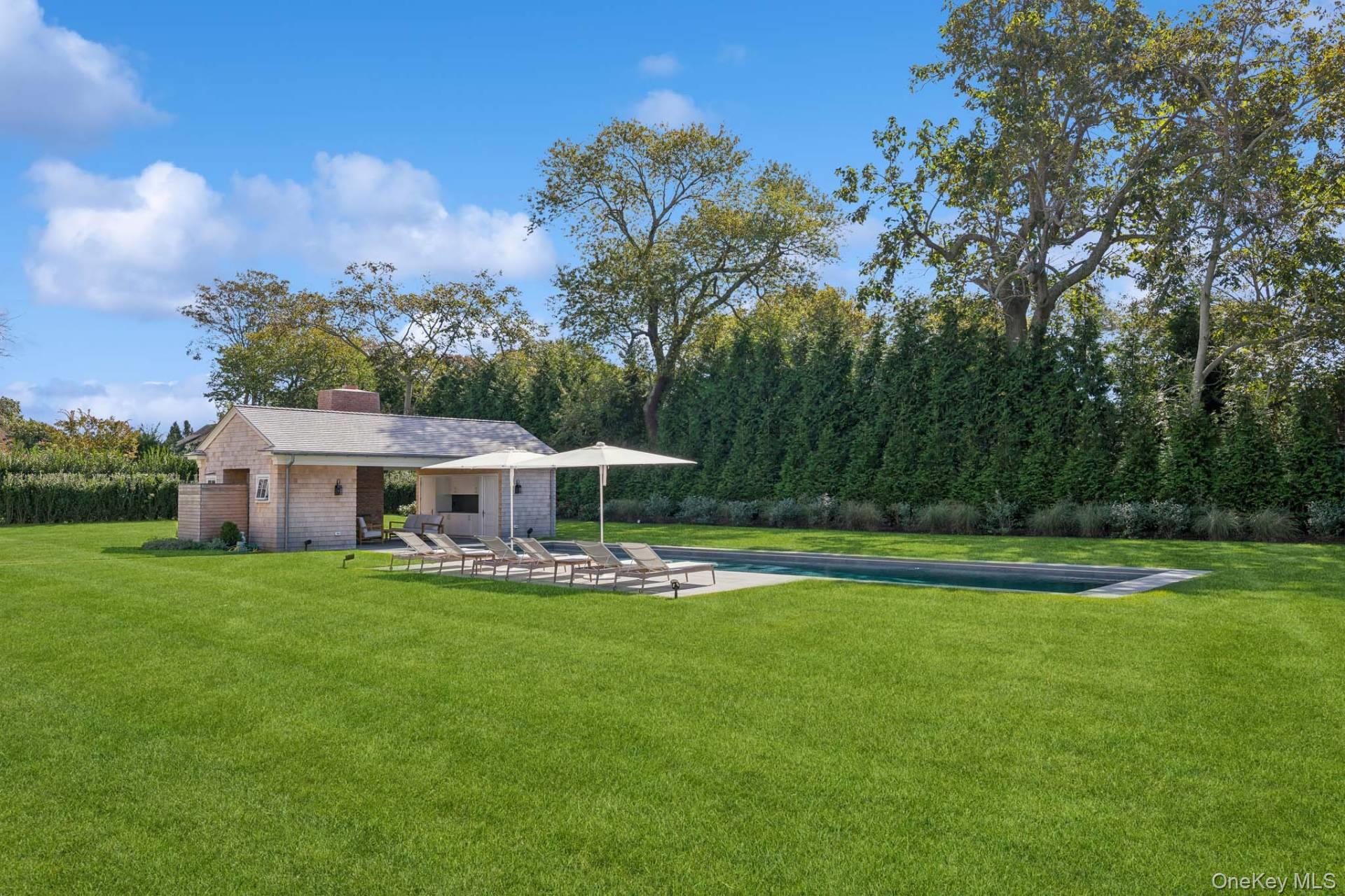 10 Pondview Lane, East Hampton, NY 11937