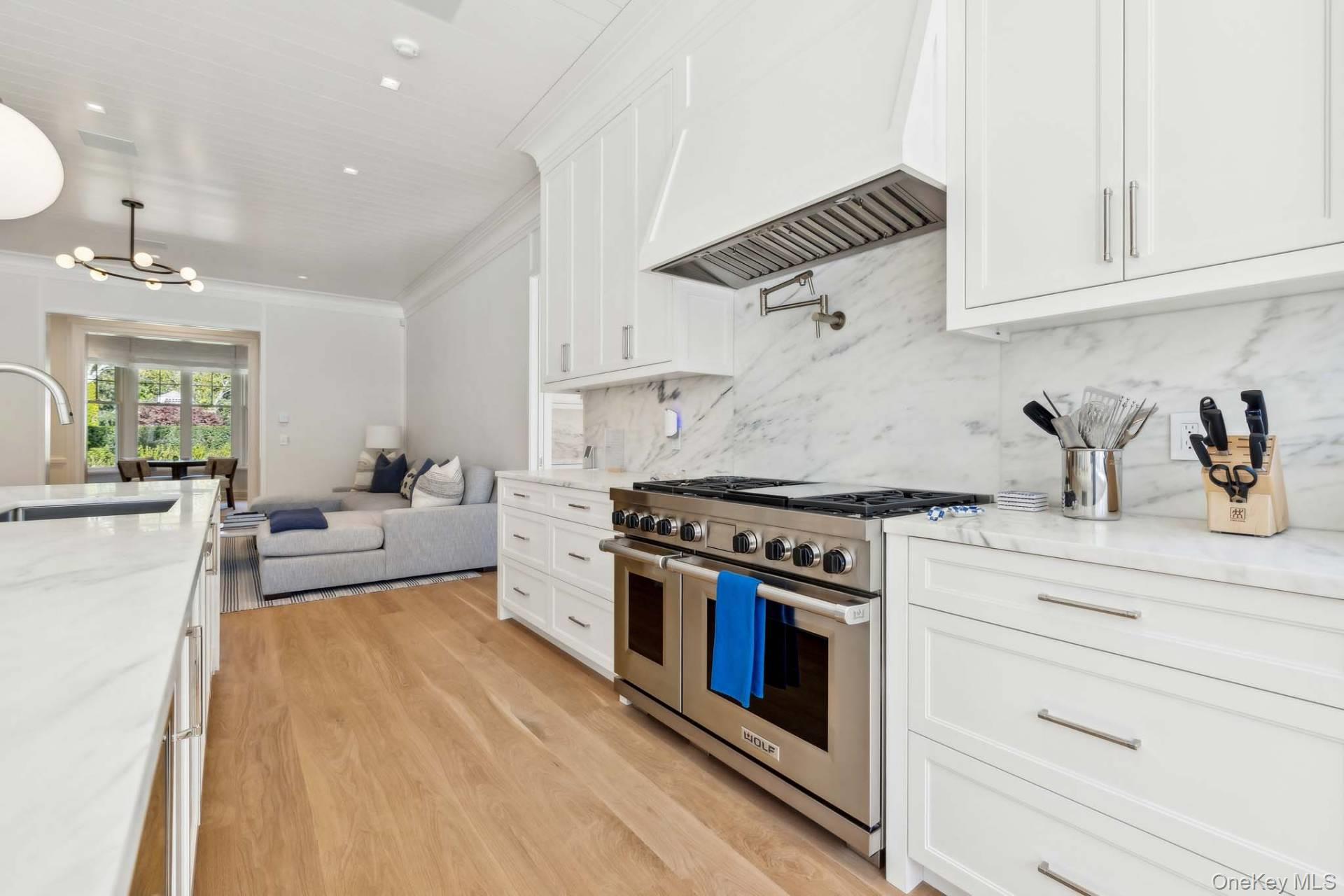 10 Pondview Lane, East Hampton, NY 11937