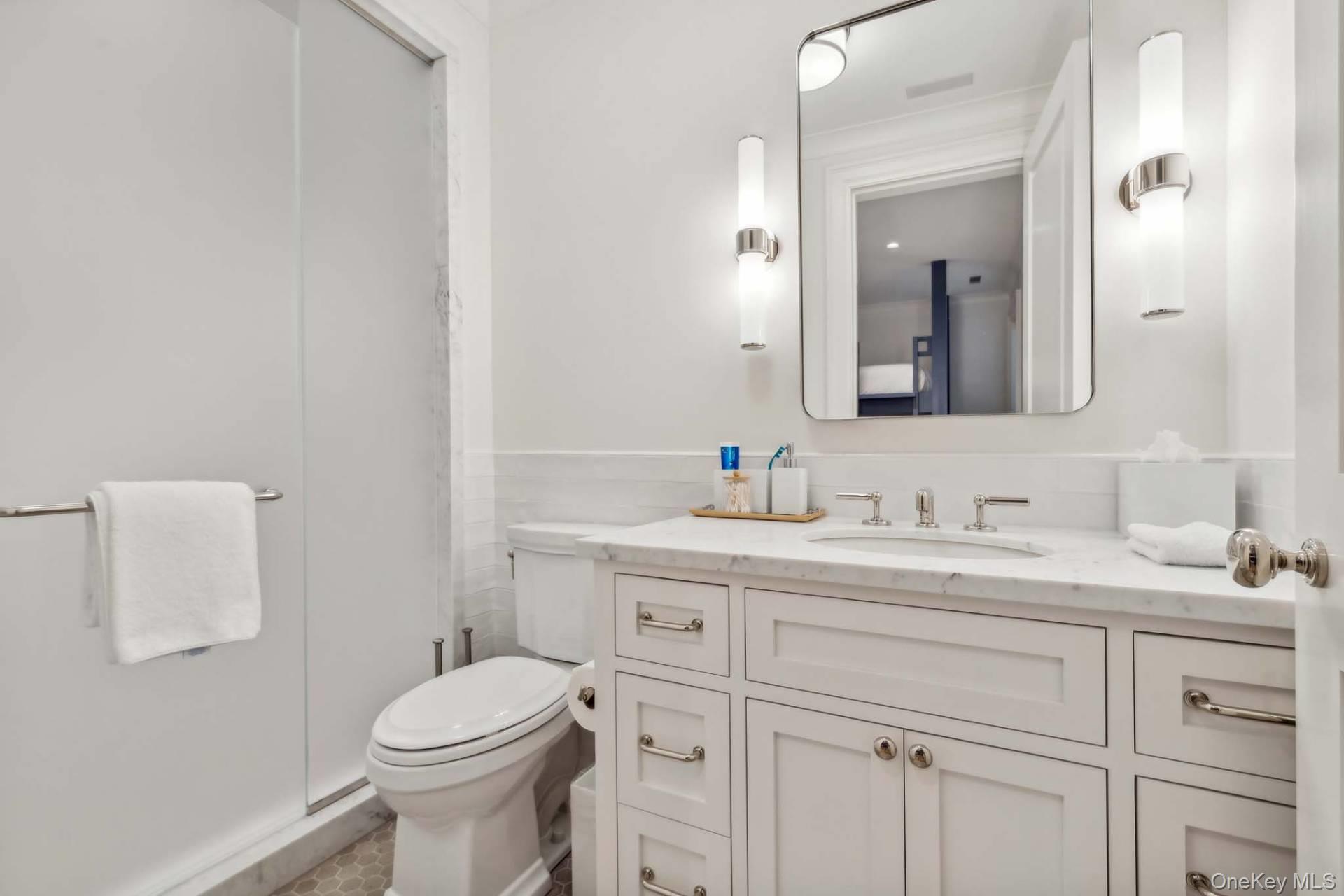 10 Pondview Lane, East Hampton, NY 11937