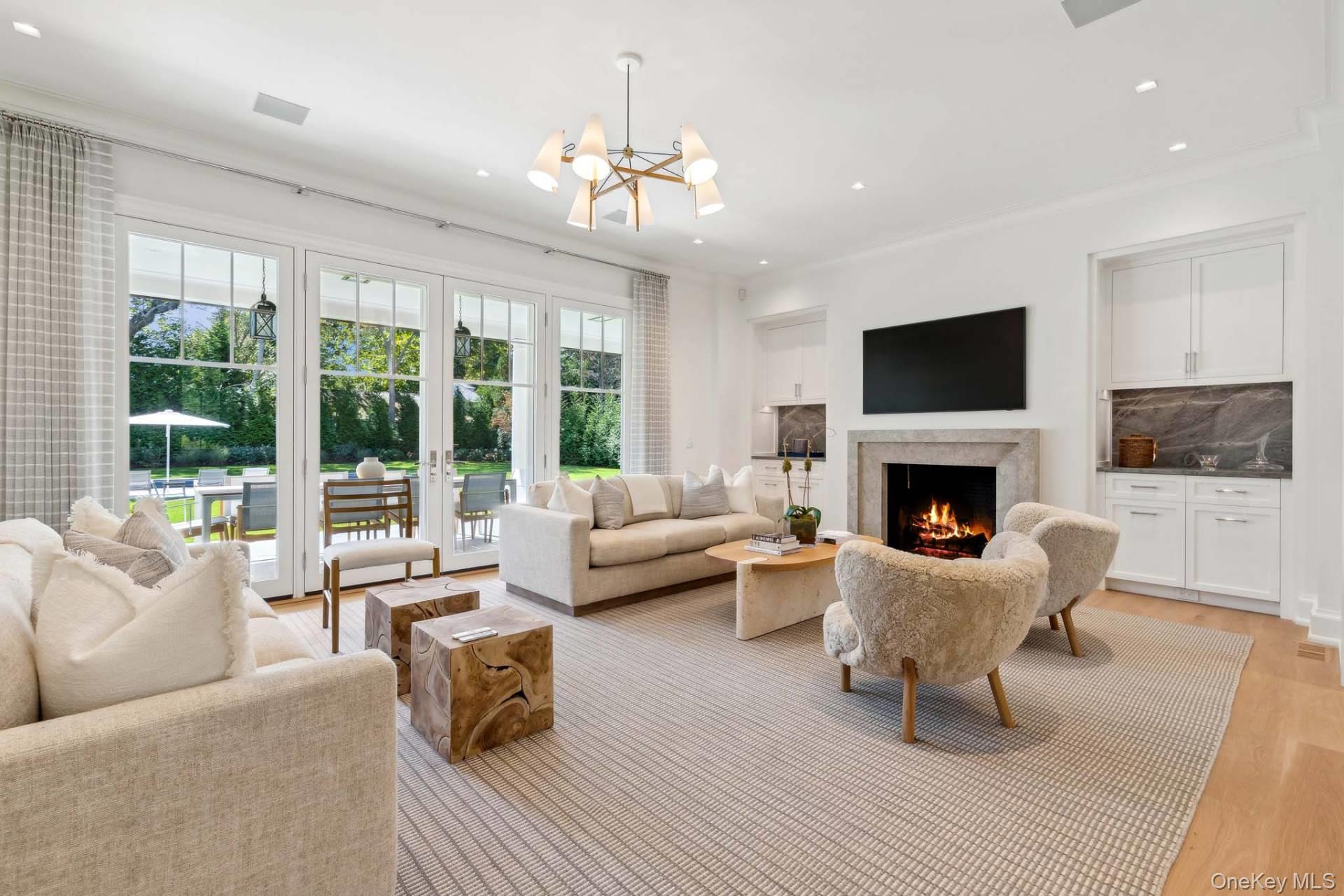 10 Pondview Lane, East Hampton, NY 11937