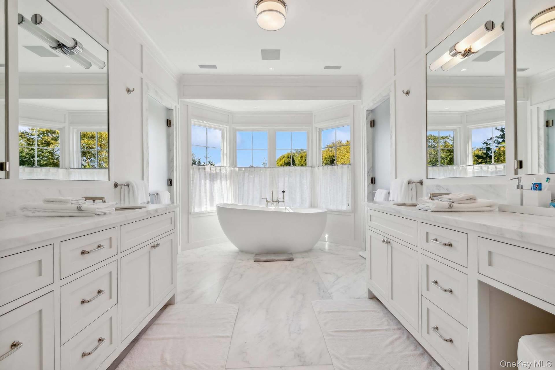 10 Pondview Lane, East Hampton, NY 11937