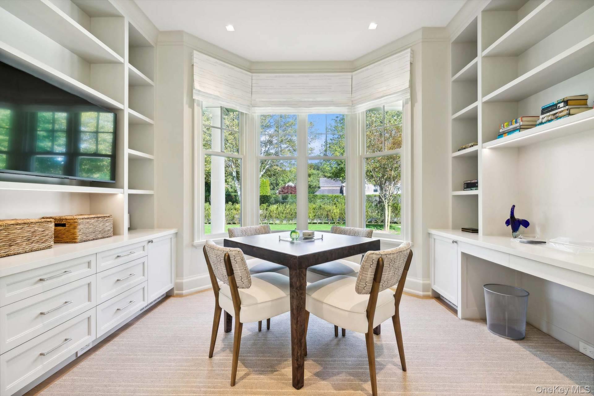 10 Pondview Lane, East Hampton, NY 11937