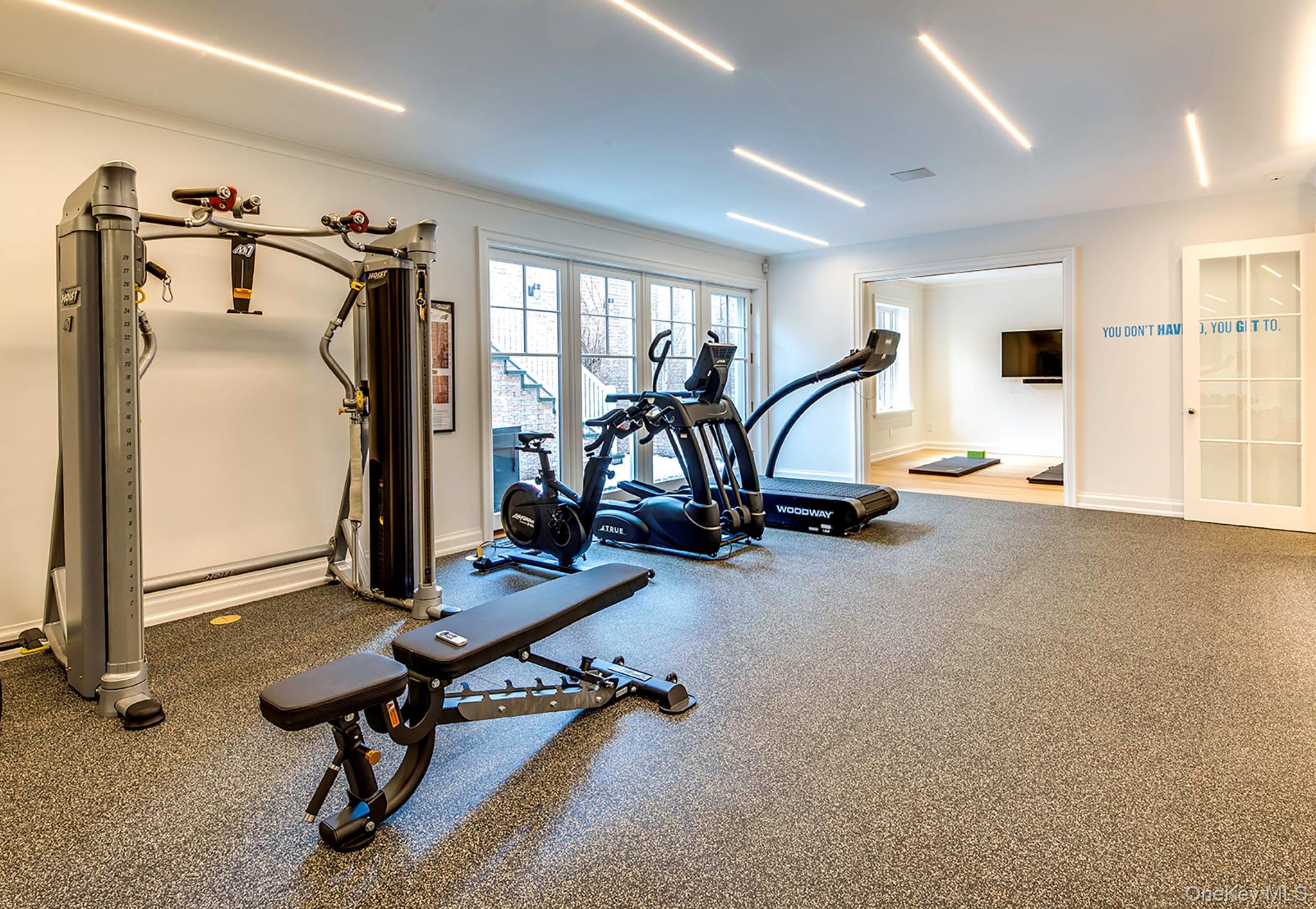 10 Pondview Lane, East Hampton, NY 11937