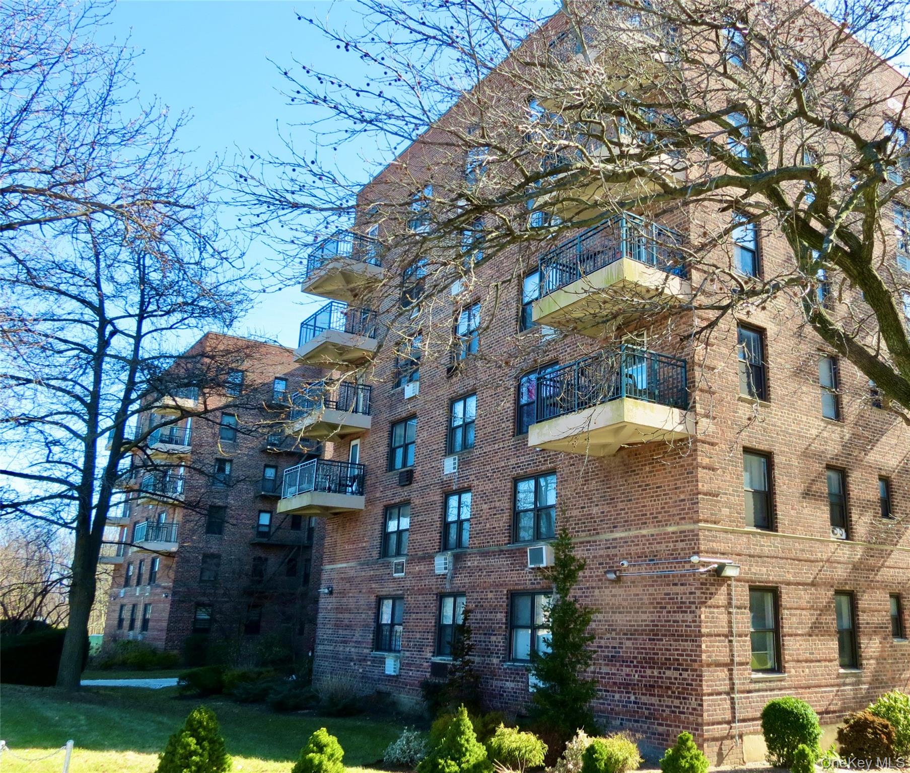 226-26 Union Turnpike # 2J, Oakland Gardens, NY 11364