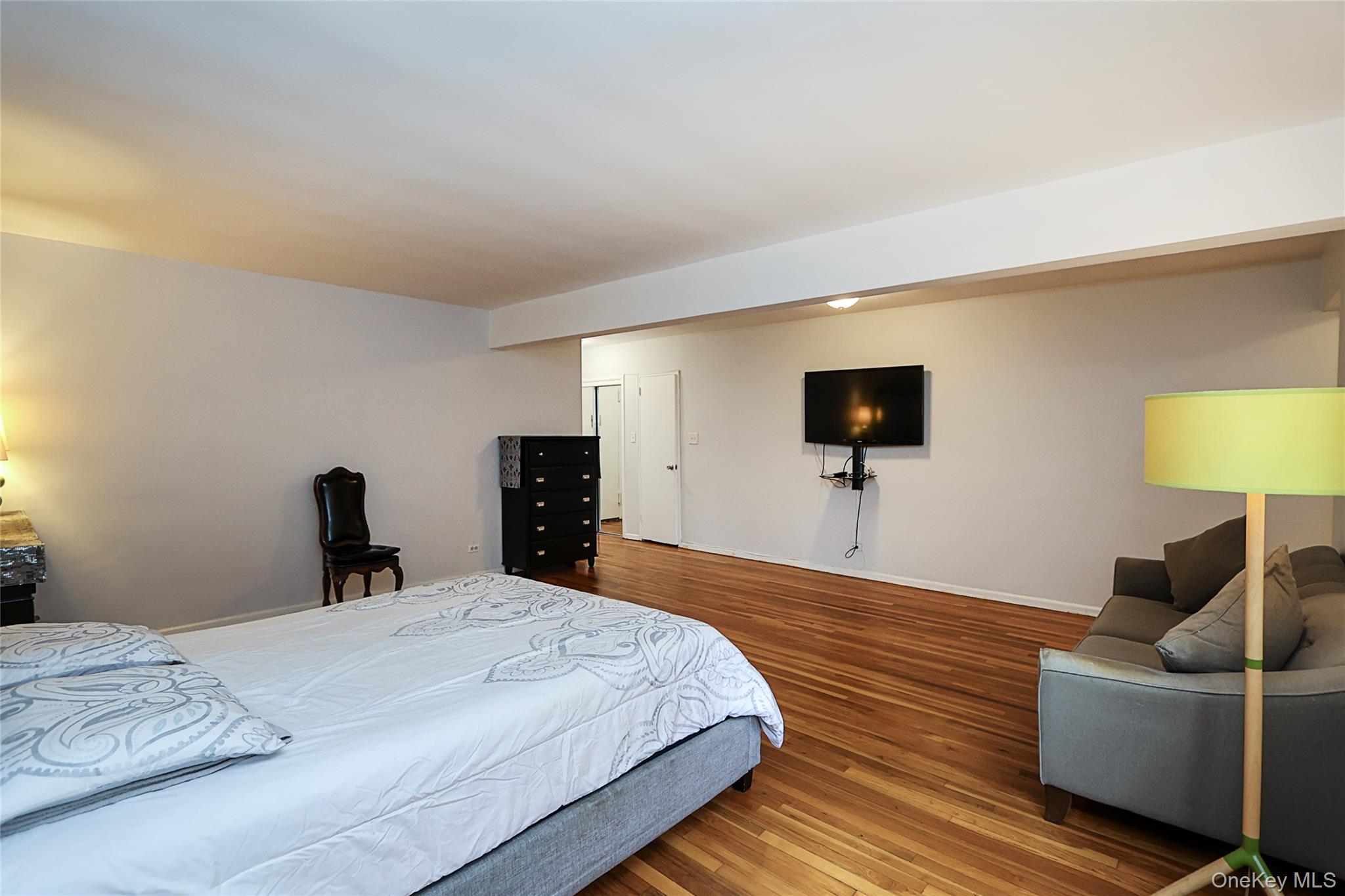 226-26 Union Turnpike # 2J, Oakland Gardens, NY 11364