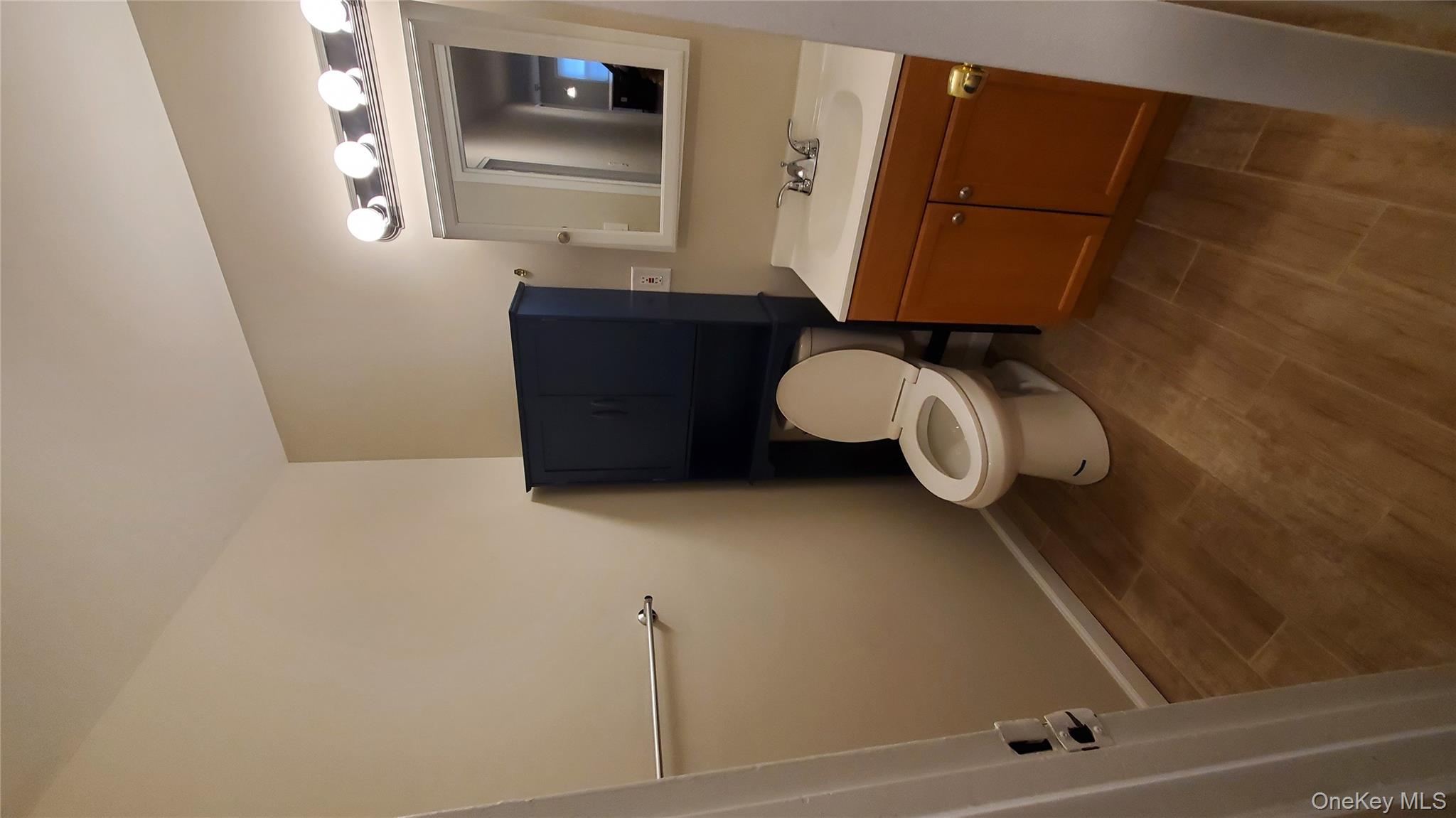 460 Old Town Road # 21F, Port Jefferson Station, NY 11776