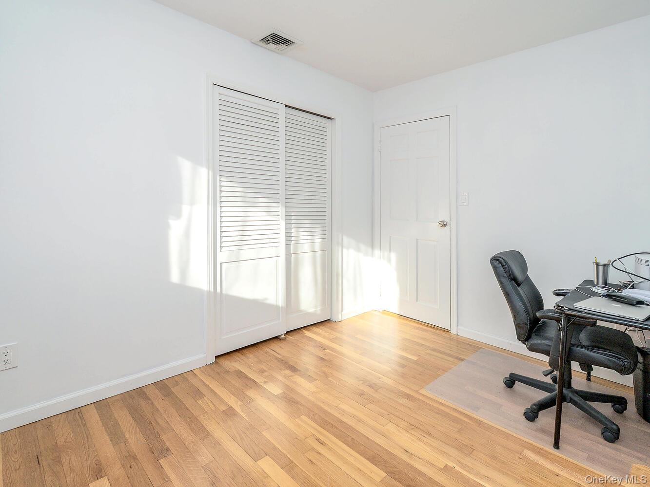 2 Terry Court, Glen Head, NY 11545