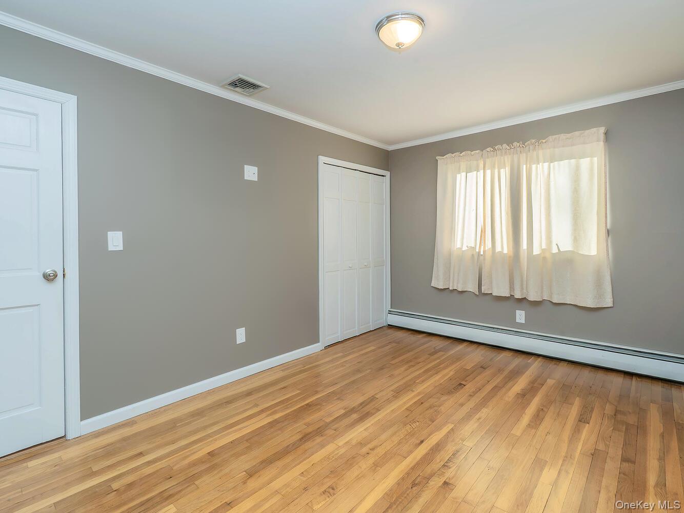 2 Terry Court, Glen Head, NY 11545