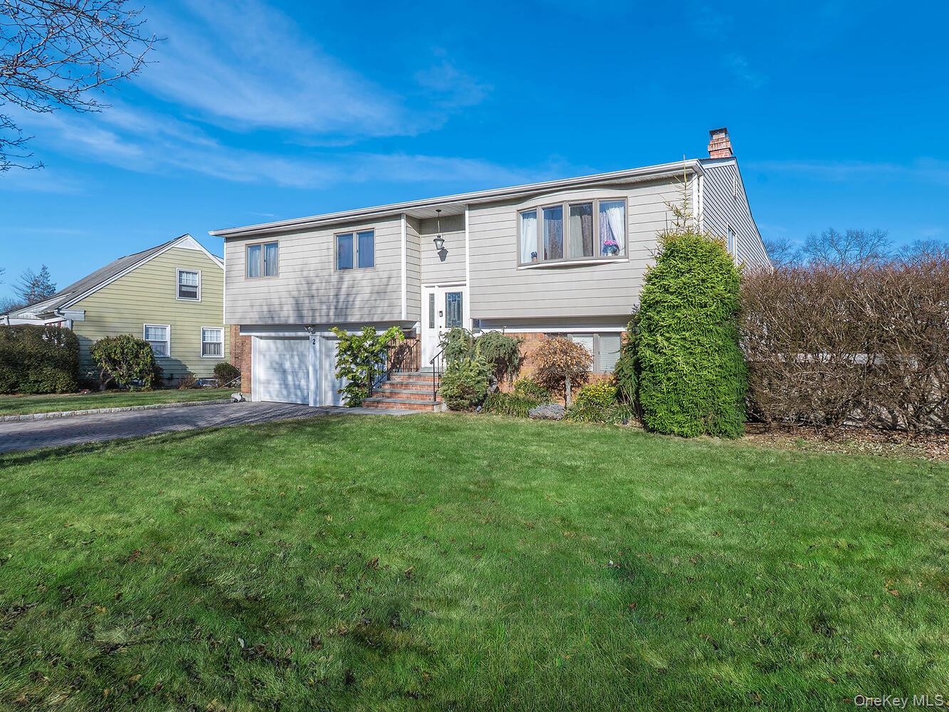 2 Terry Court, Glen Head, NY 11545