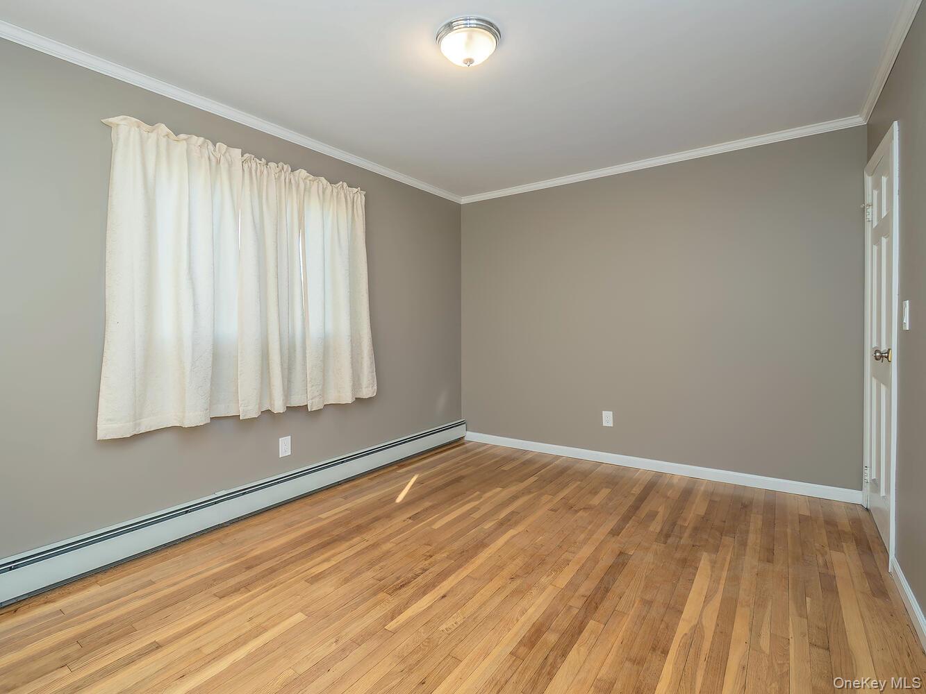 2 Terry Court, Glen Head, NY 11545