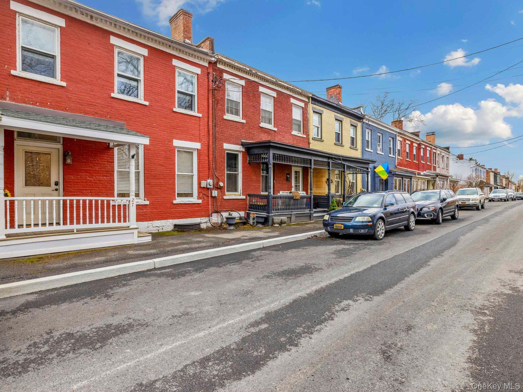 27 Brick Row Street, Athens, NY 12015