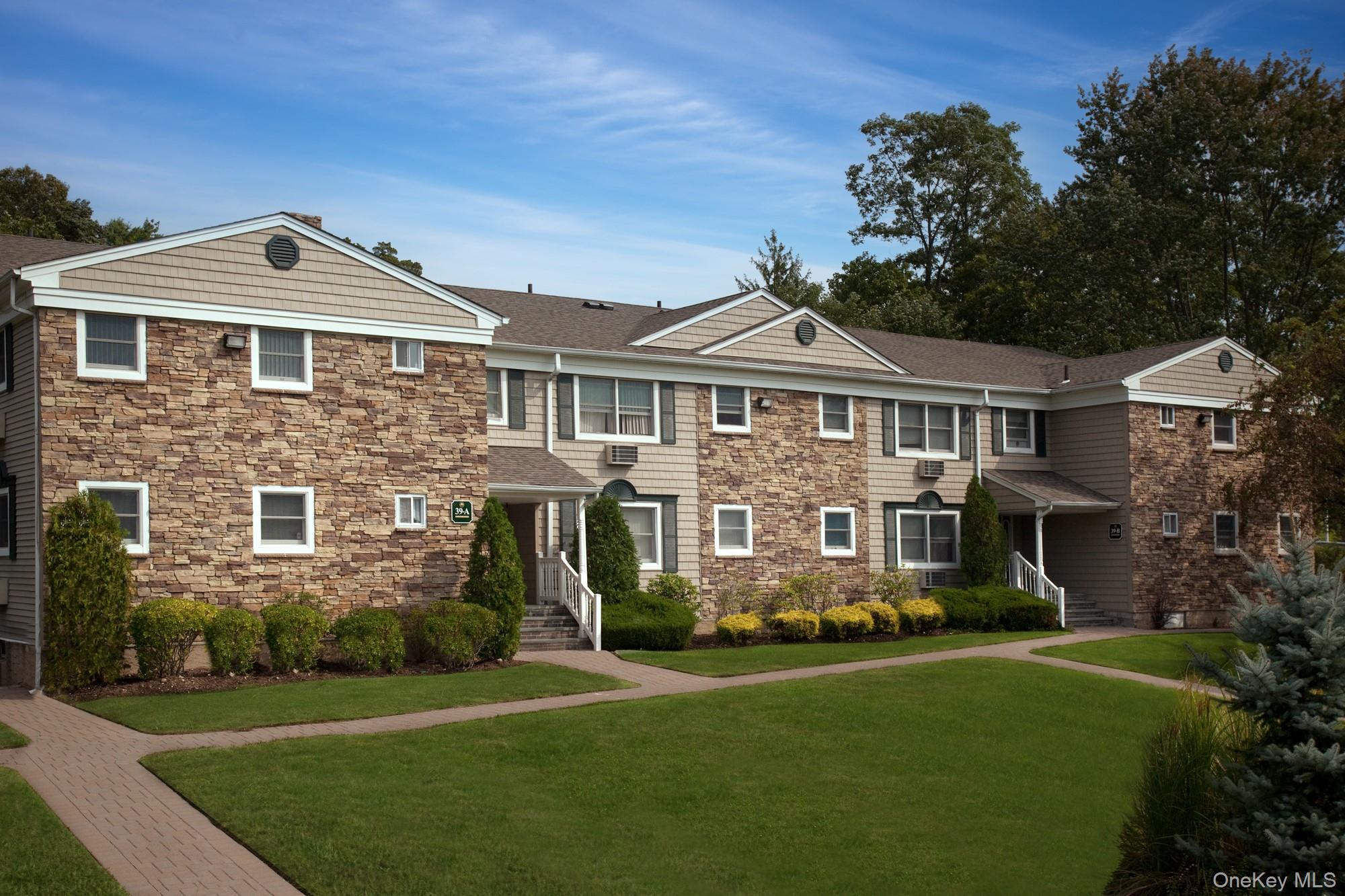 39 Elliot Place # 39-4A, Smithtown, NY 11787