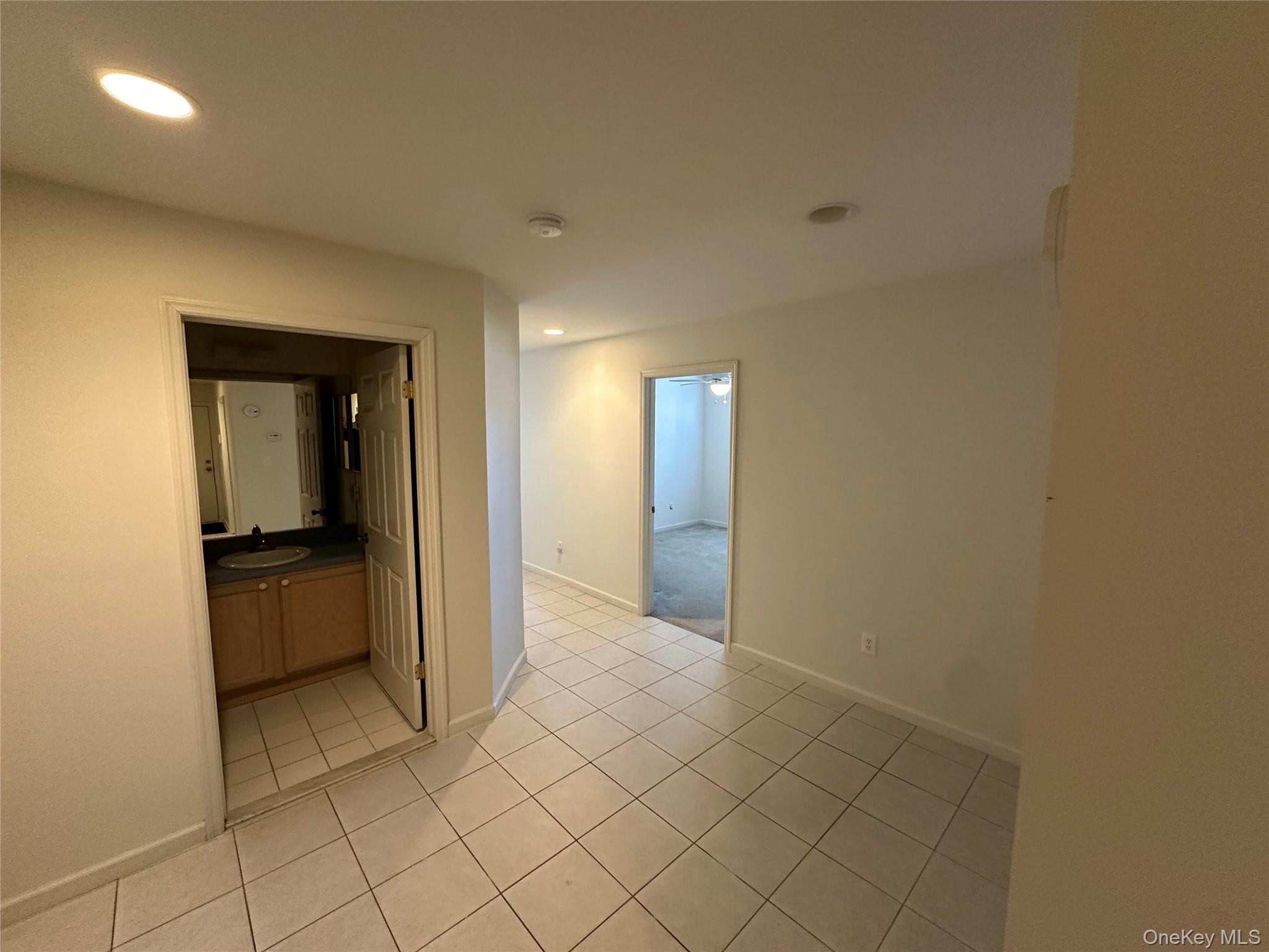 47 Summerfield Lane N, Riverhead, NY 11901