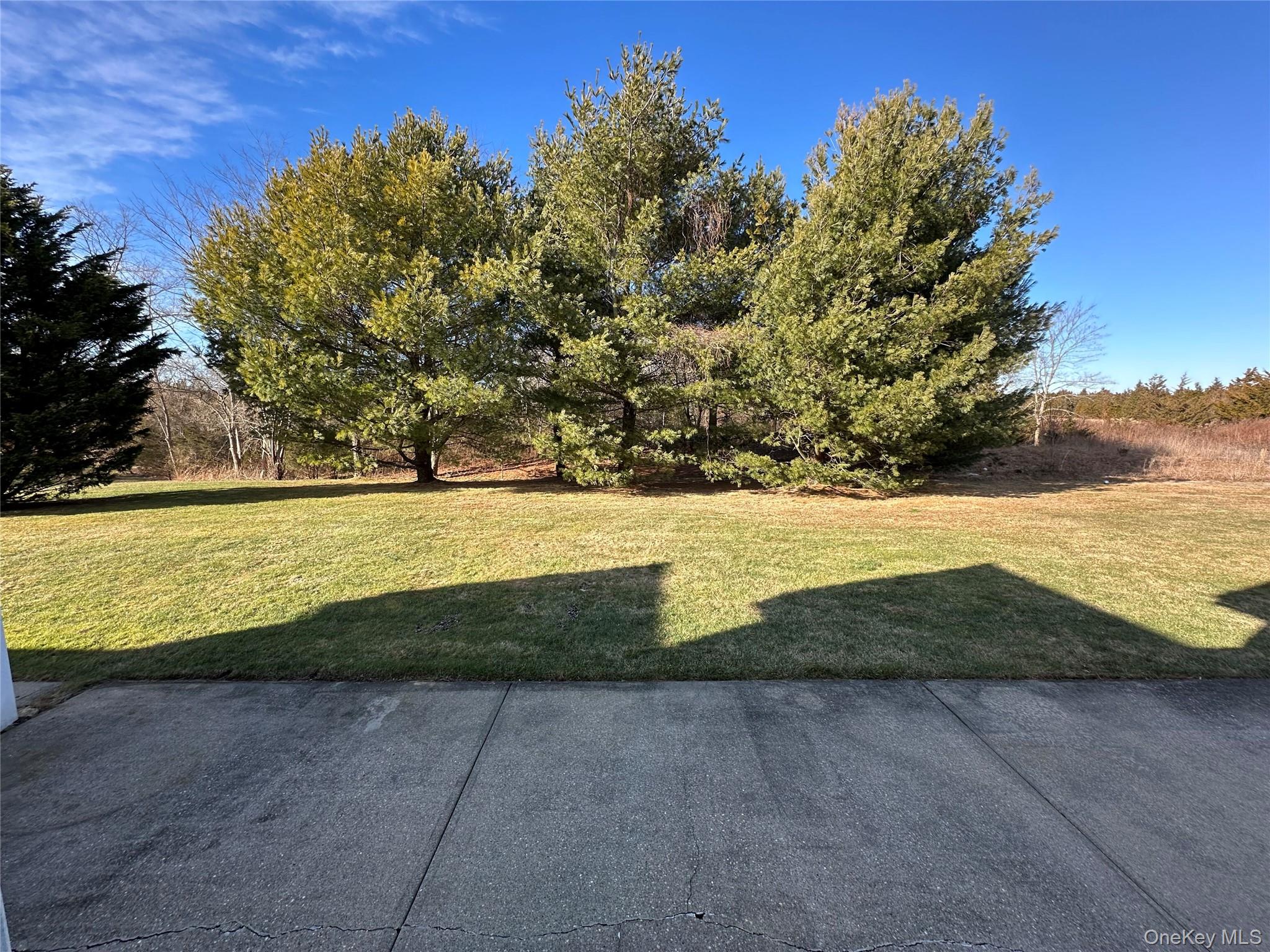 47 Summerfield Lane N, Riverhead, NY 11901