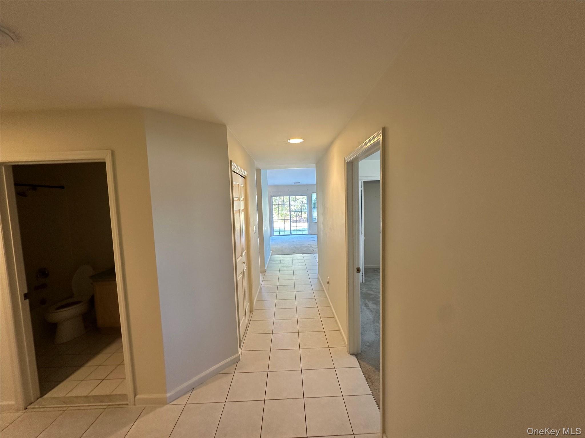 47 Summerfield Lane N, Riverhead, NY 11901