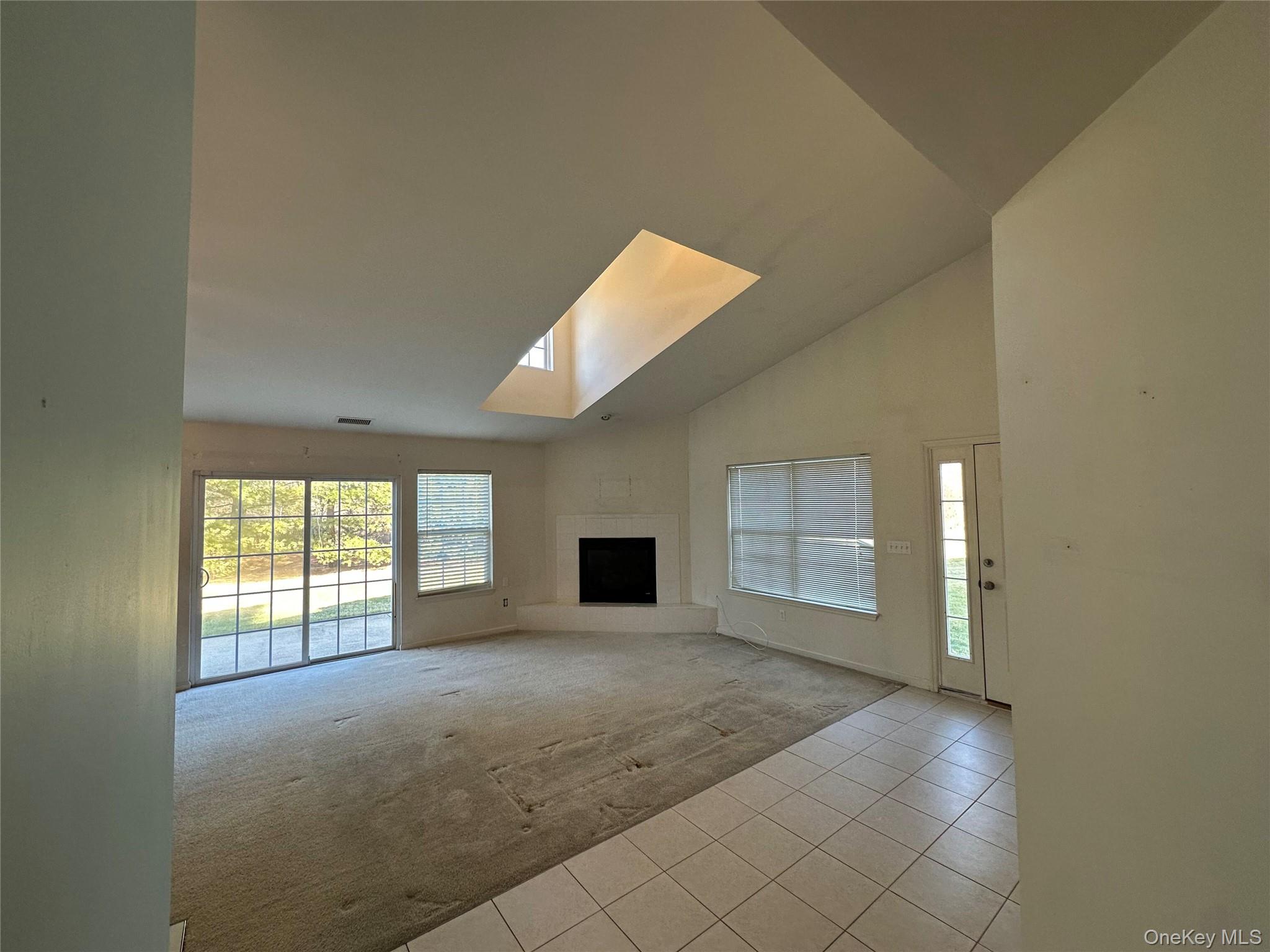 47 Summerfield Lane N, Riverhead, NY 11901