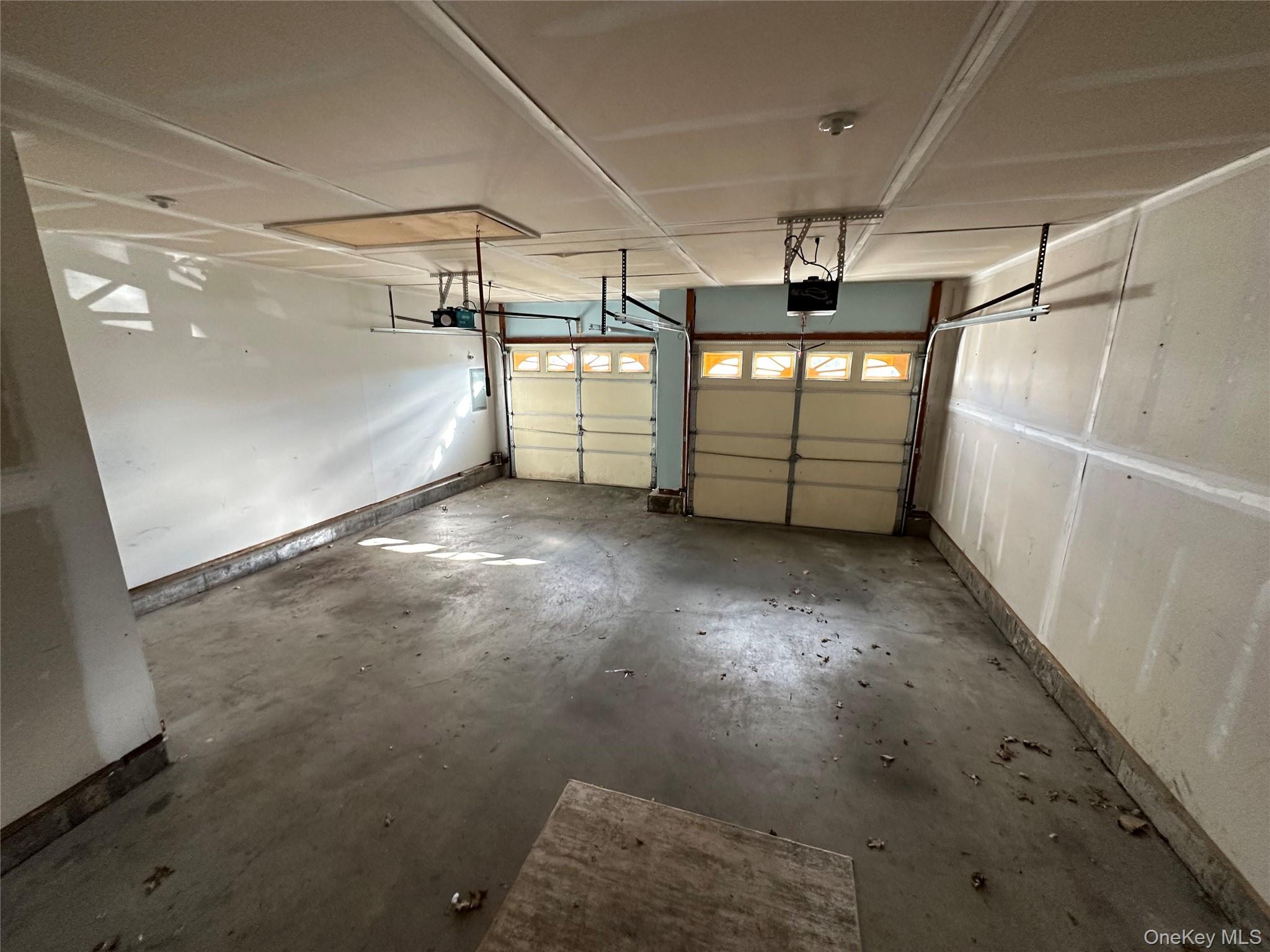 47 Summerfield Lane N, Riverhead, NY 11901