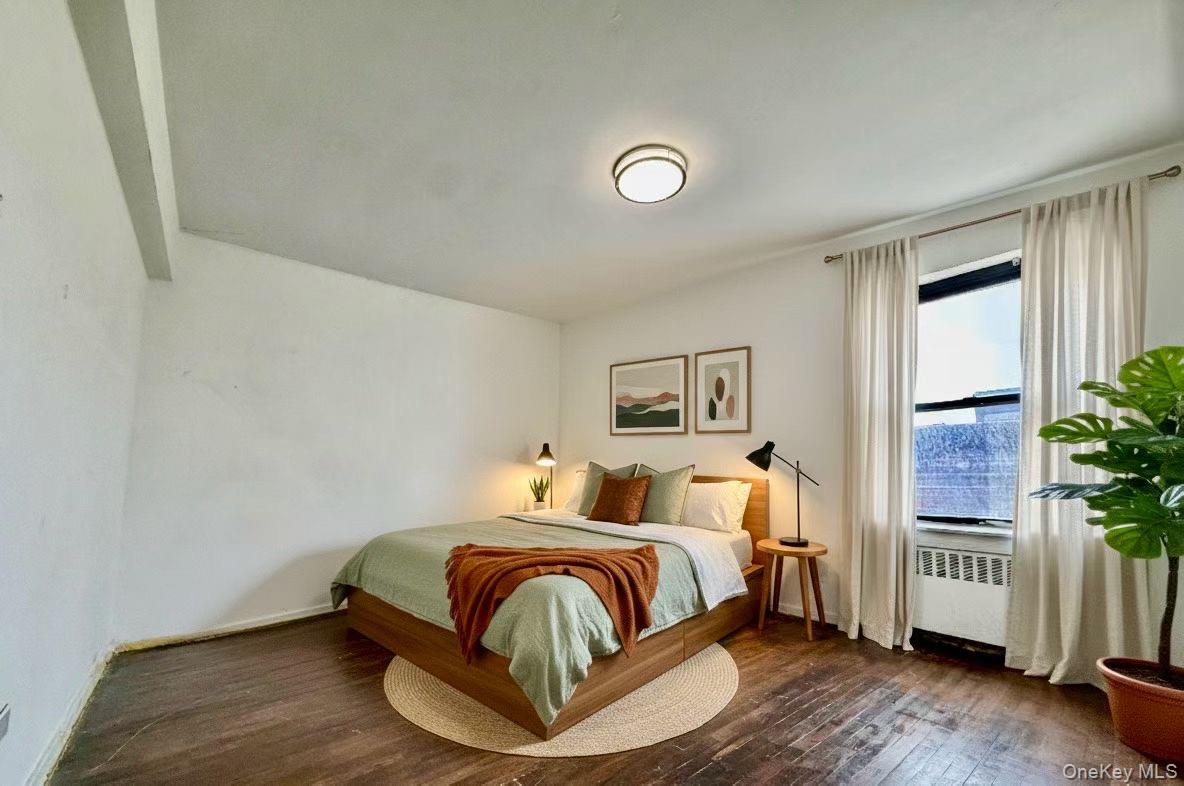 44-10 Macnish # 1G, Elmhurst, NY 11373