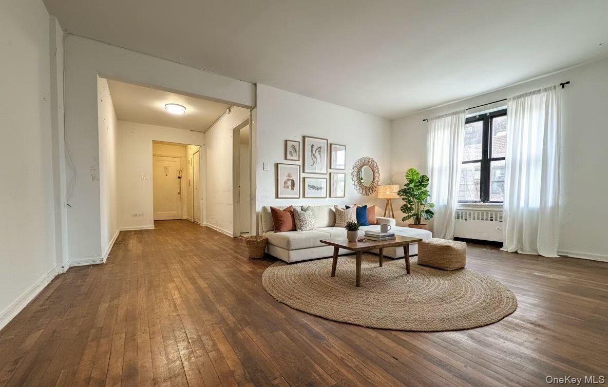 44-10 Macnish # 1G, Elmhurst, NY 11373