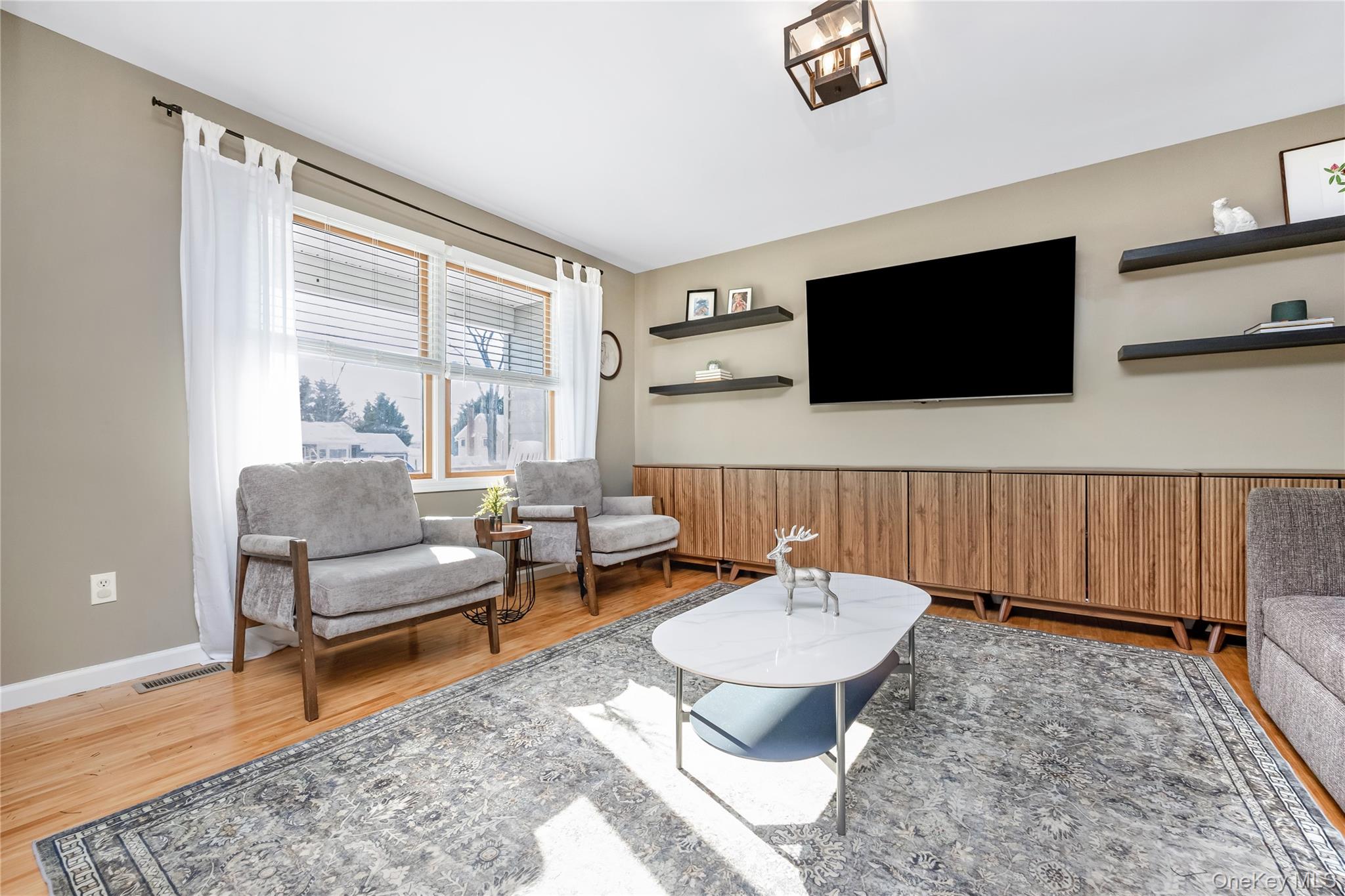 15 Irving Place, Islip Terrace, NY 11752