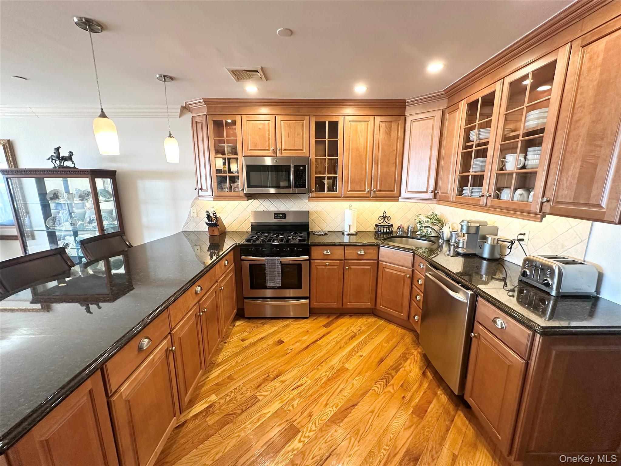 353 W Broadway, Long Beach, NY 11561