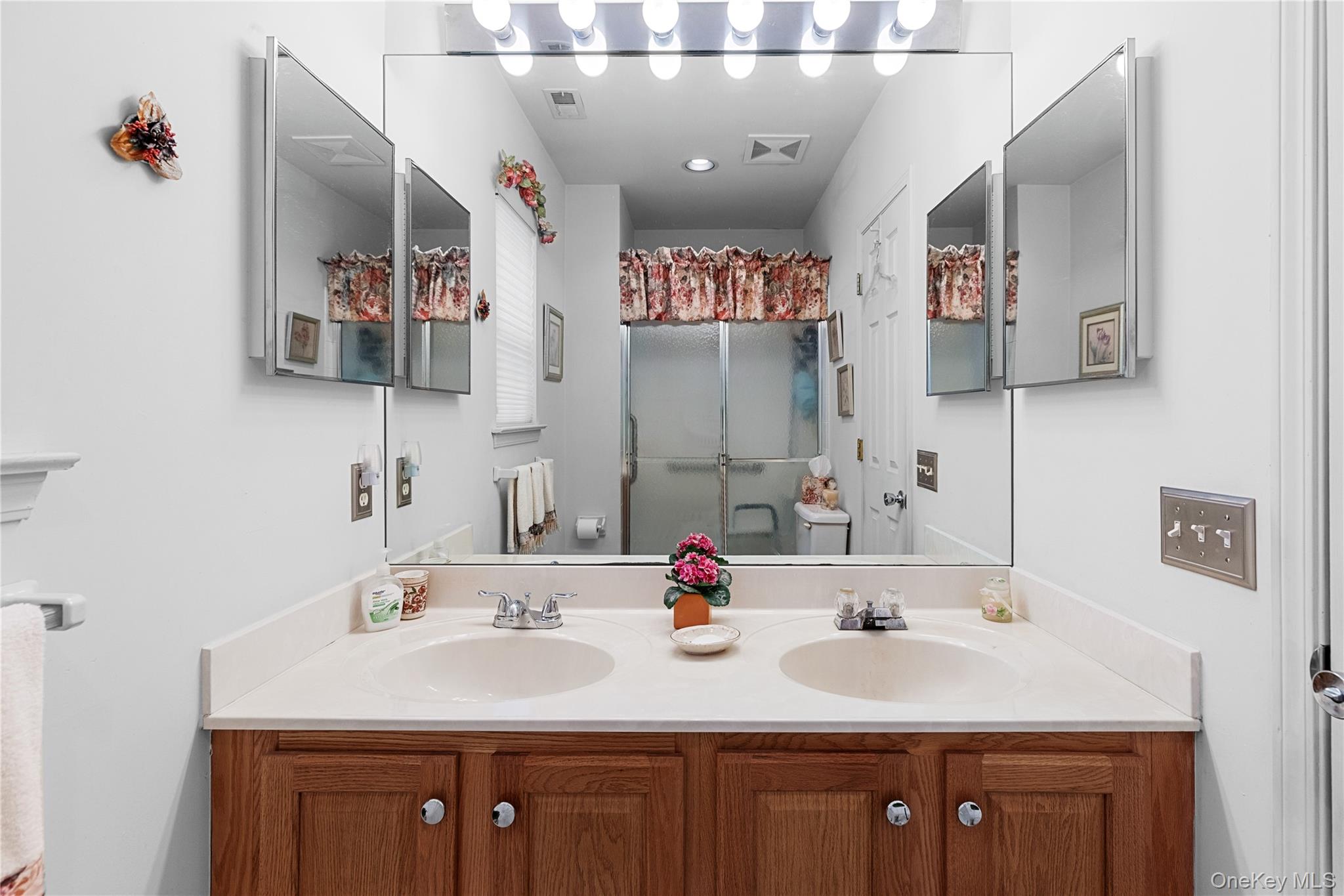 50 Perri Circle, Middle Island, NY 11953