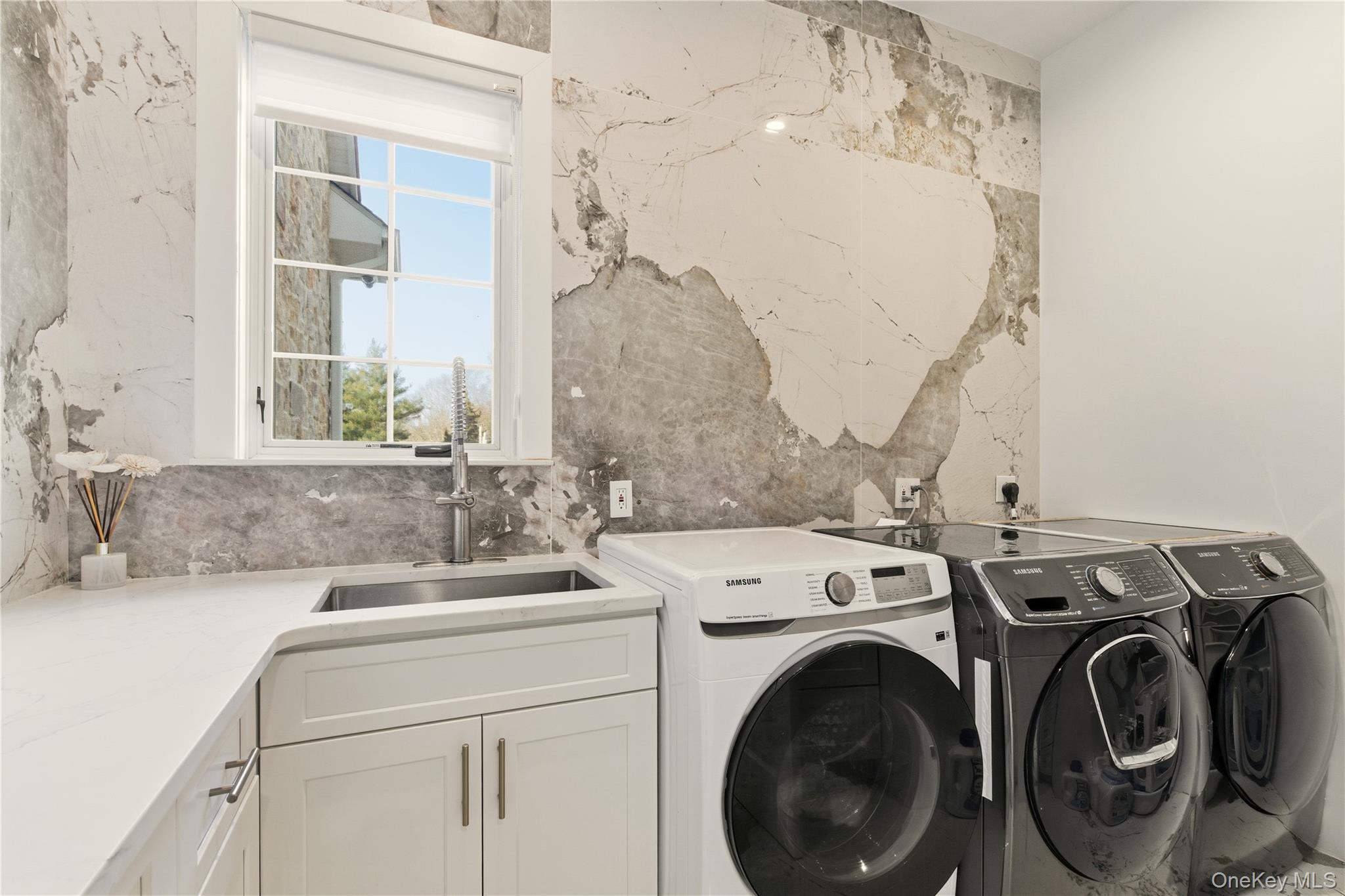 265 Laurel Lane, Laurel Hollow, NY 11791