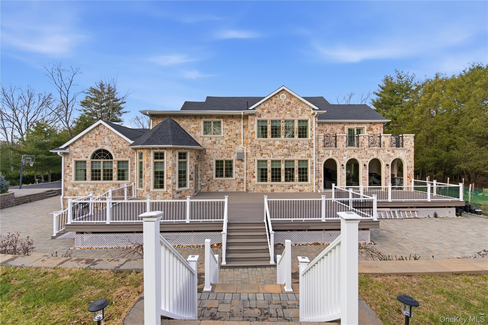 265 Laurel Lane, Laurel Hollow, NY 11791