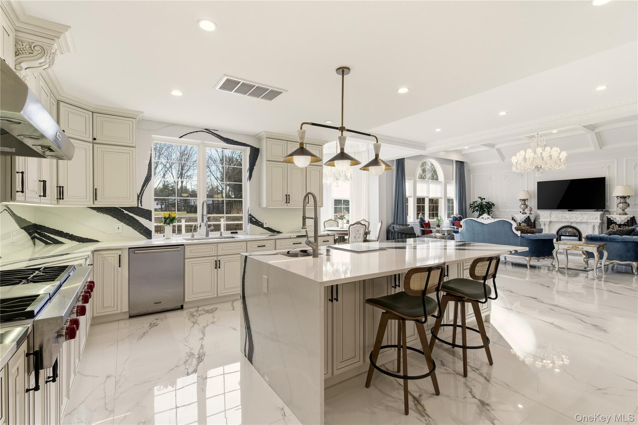 265 Laurel Lane, Laurel Hollow, NY 11791