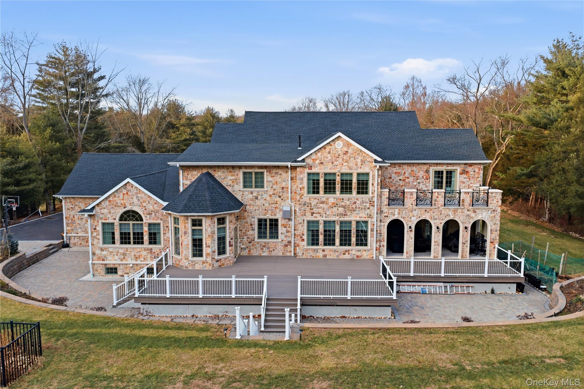 265 Laurel Lane, Laurel Hollow, NY 11791