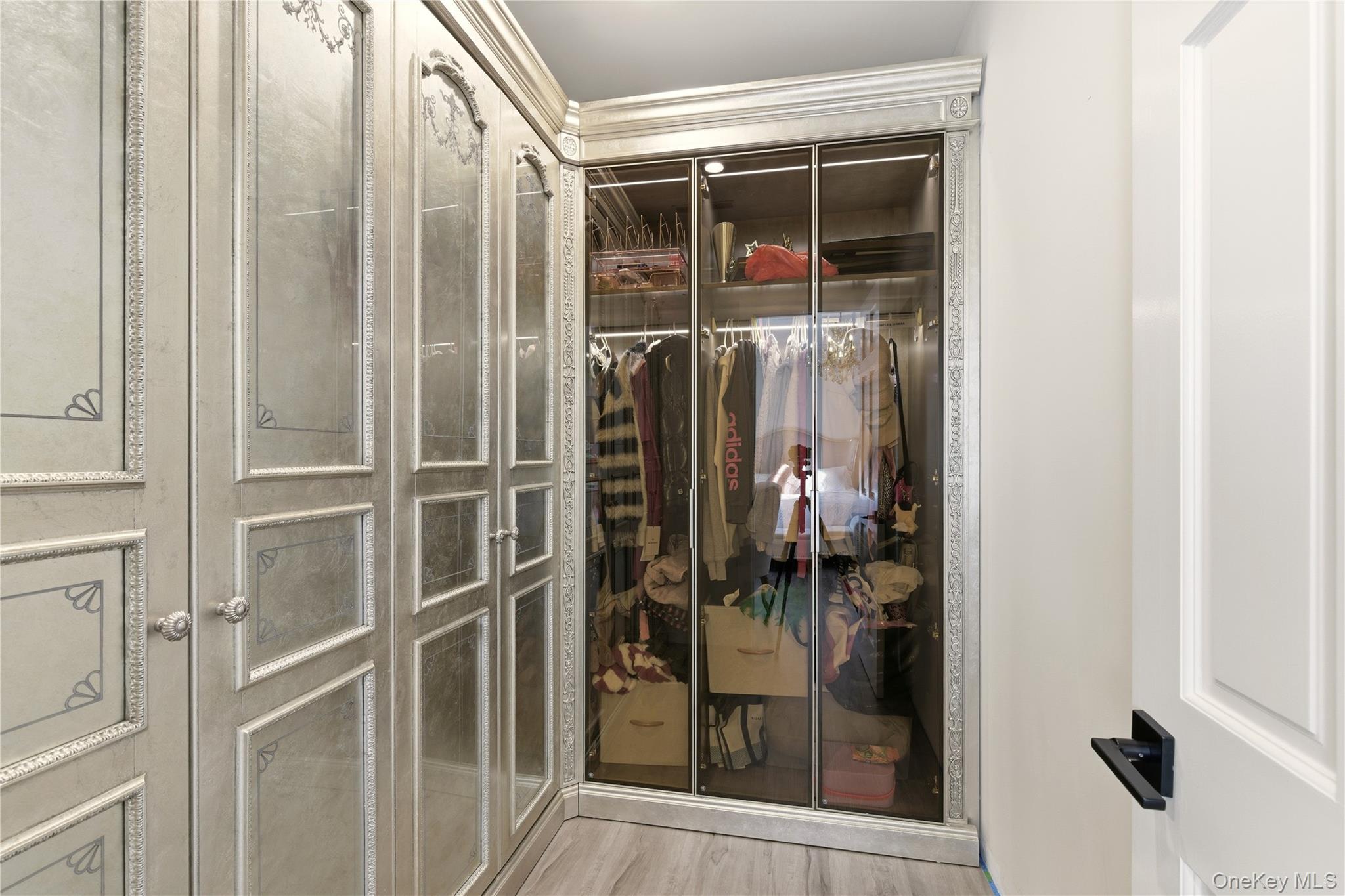 265 Laurel Lane, Laurel Hollow, NY 11791