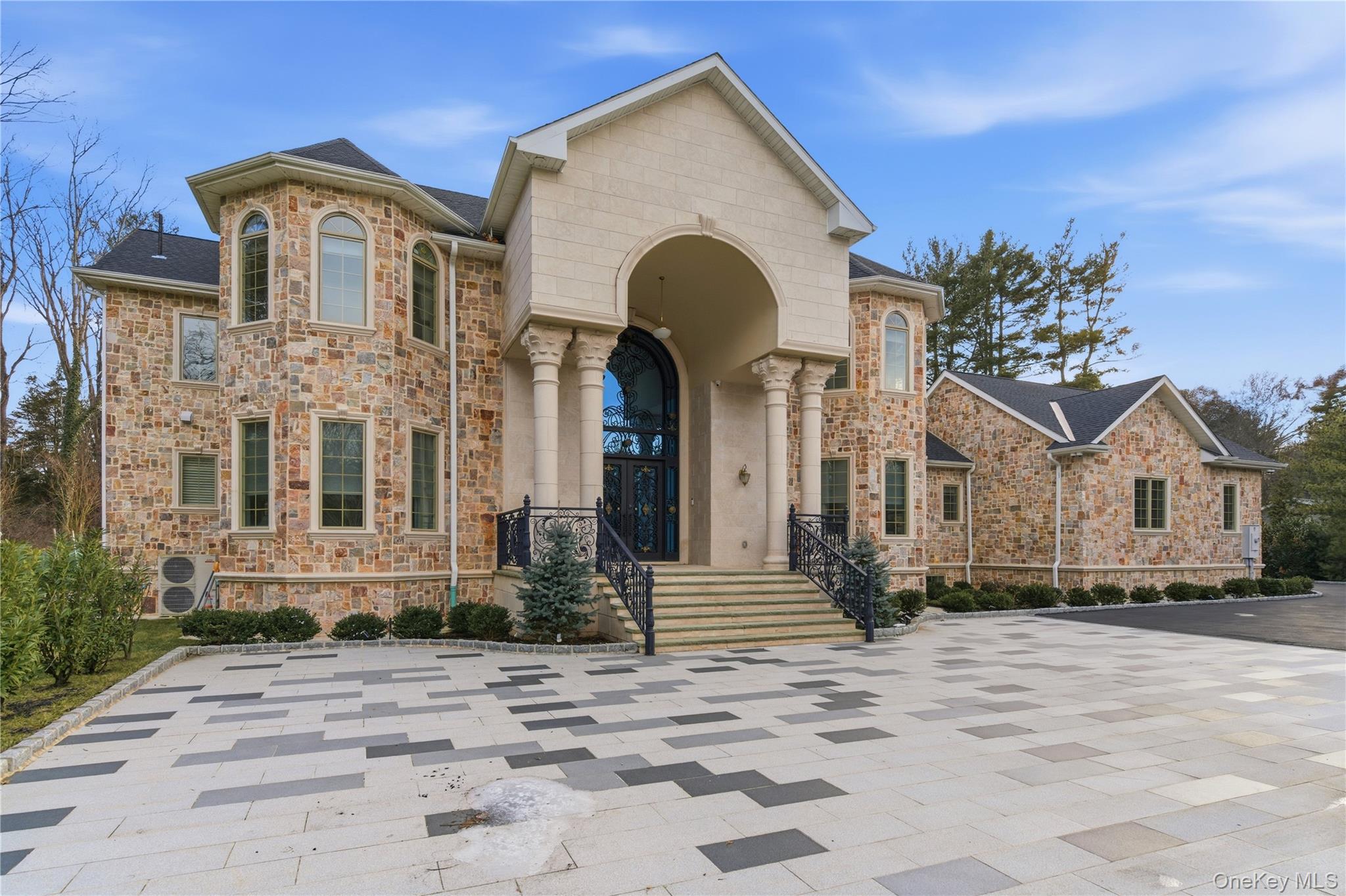 265 Laurel Lane, Laurel Hollow, NY 11791