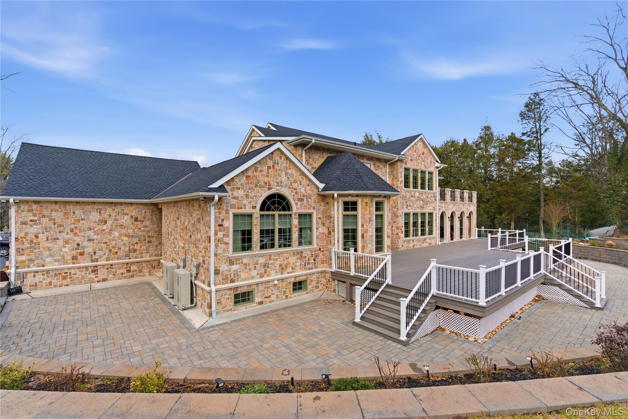 265 Laurel Lane, Laurel Hollow, NY 11791