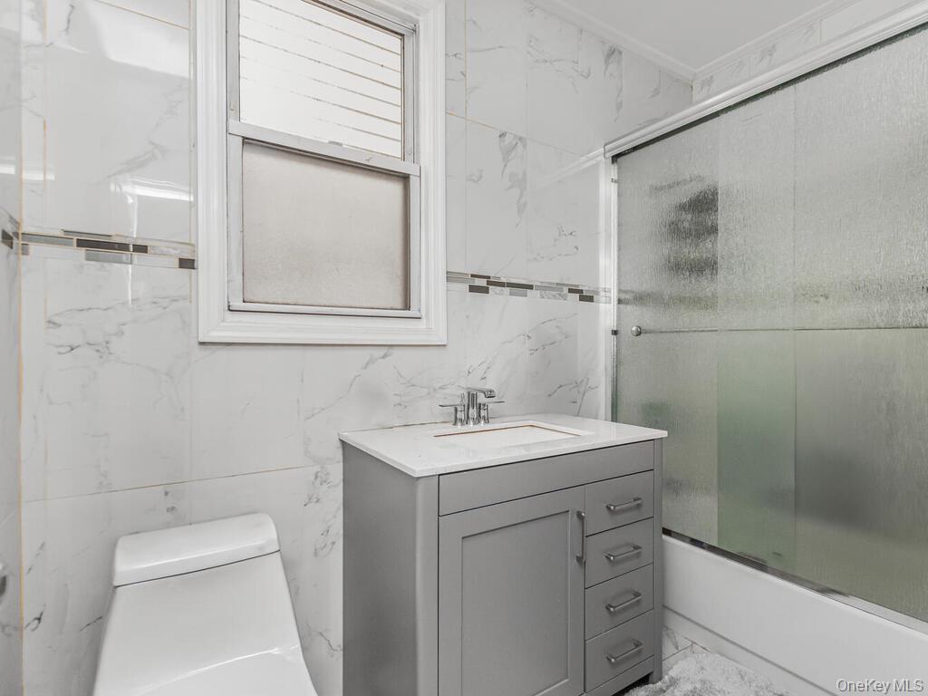 2215 Bruckner Boulevard, Bronx, NY 10472