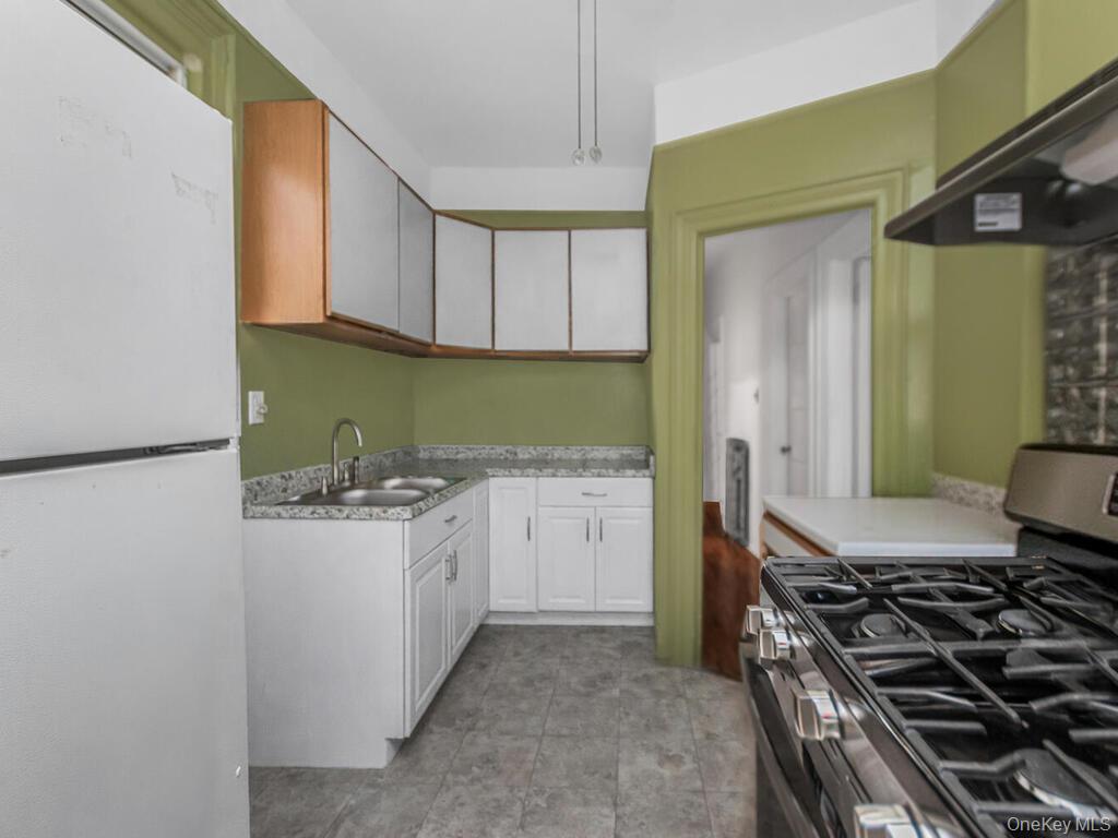 2215 Bruckner Boulevard, Bronx, NY 10472