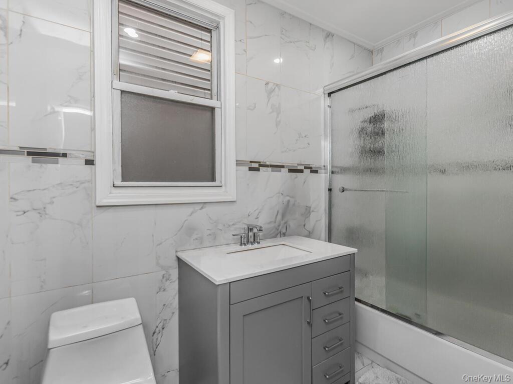 2215 Bruckner Boulevard, Bronx, NY 10472