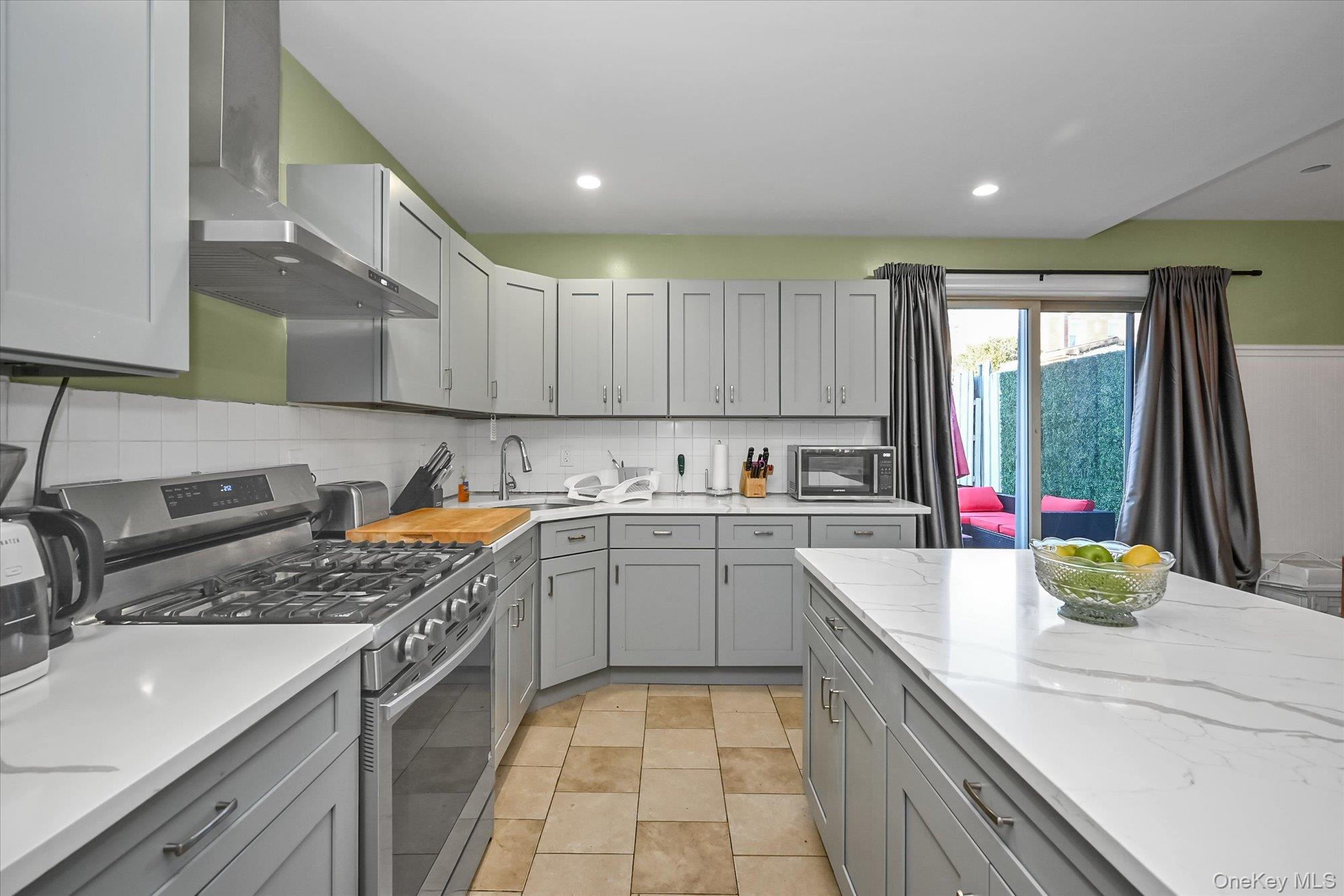 6925 59th Road, Maspeth, NY 11378